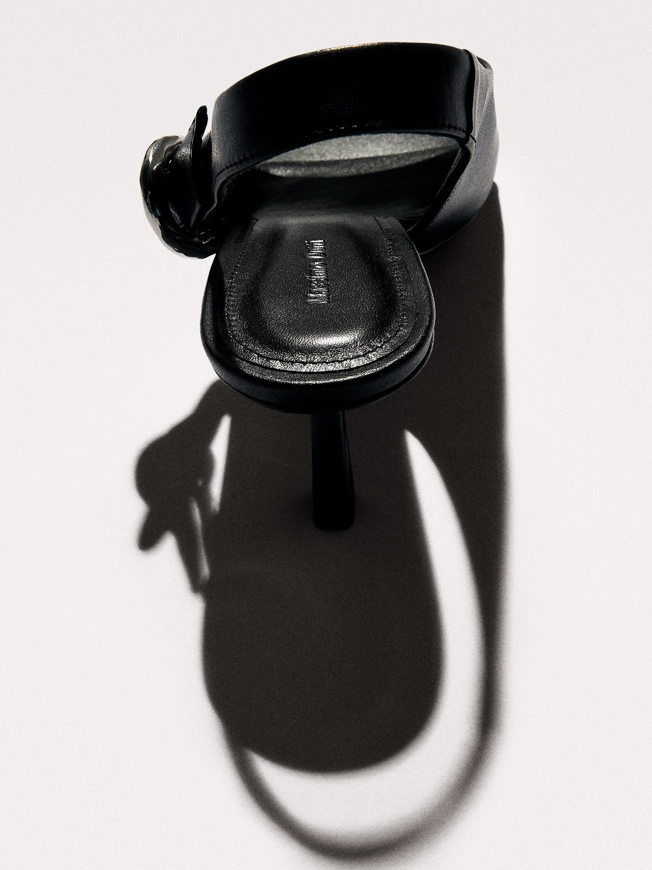 High-heel sandals with buckle