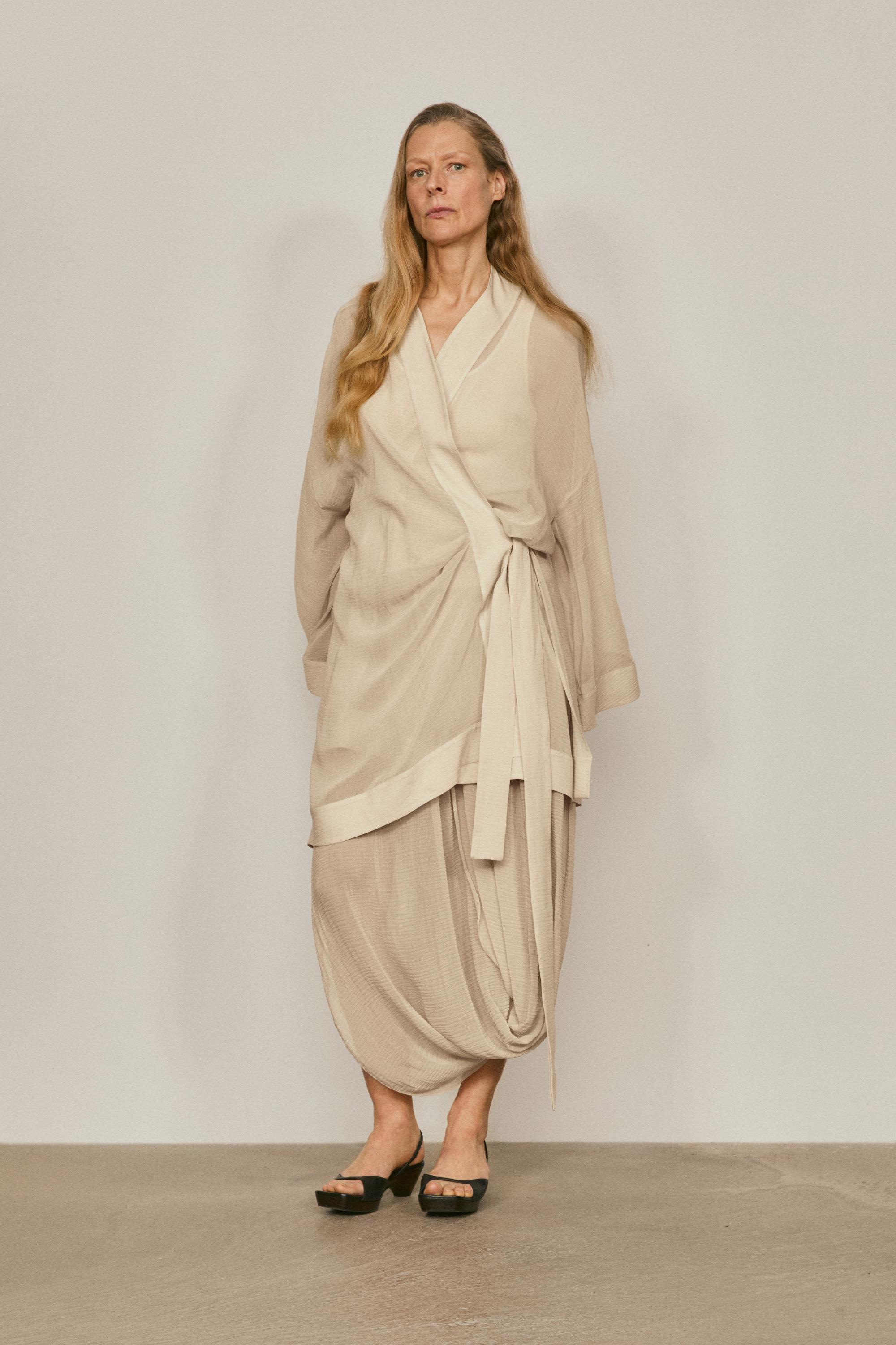 Flowing textured kimono - LIMITED EDITION — CREAM