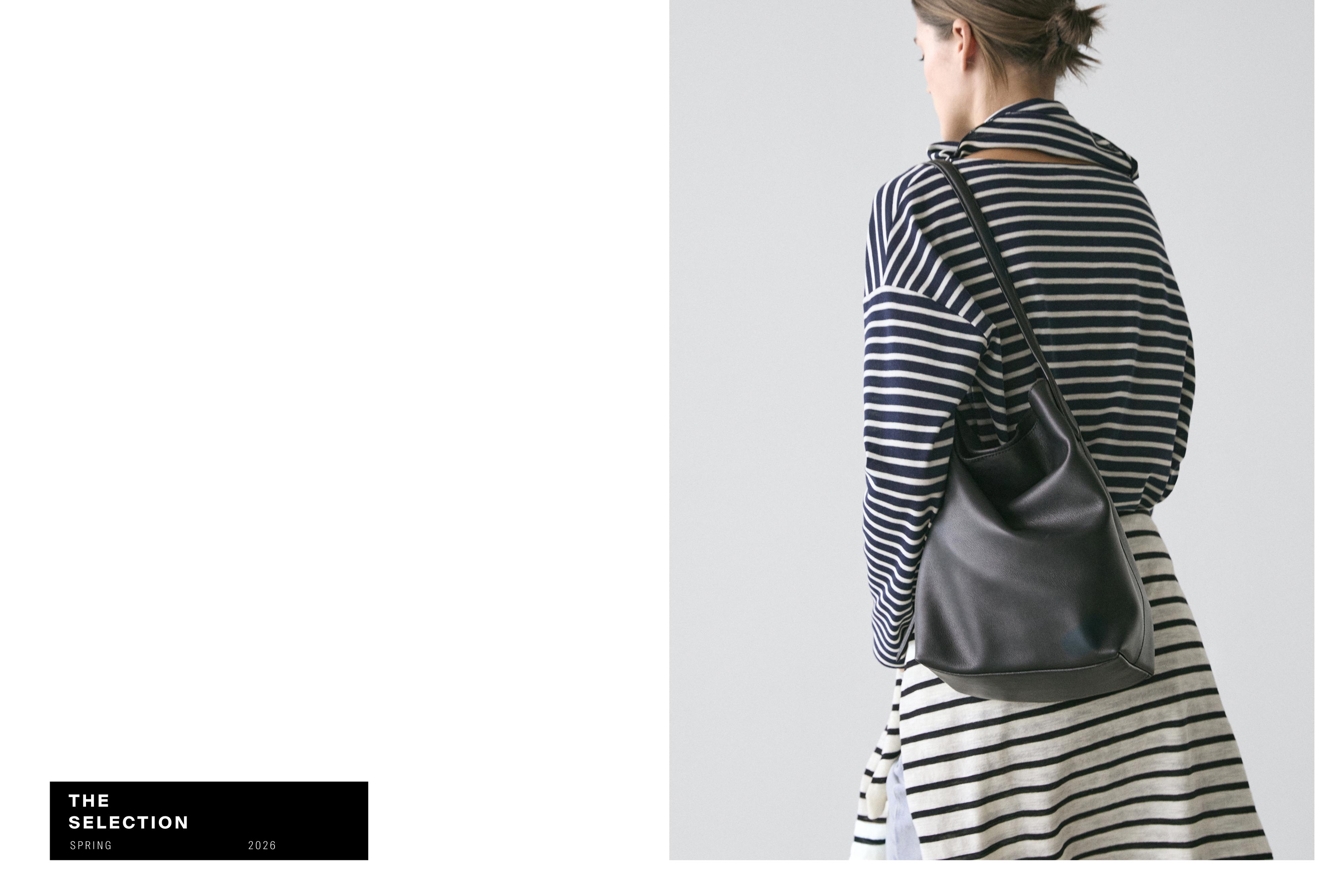 Short sleeve T-shirt with contrast stripes — BLACK