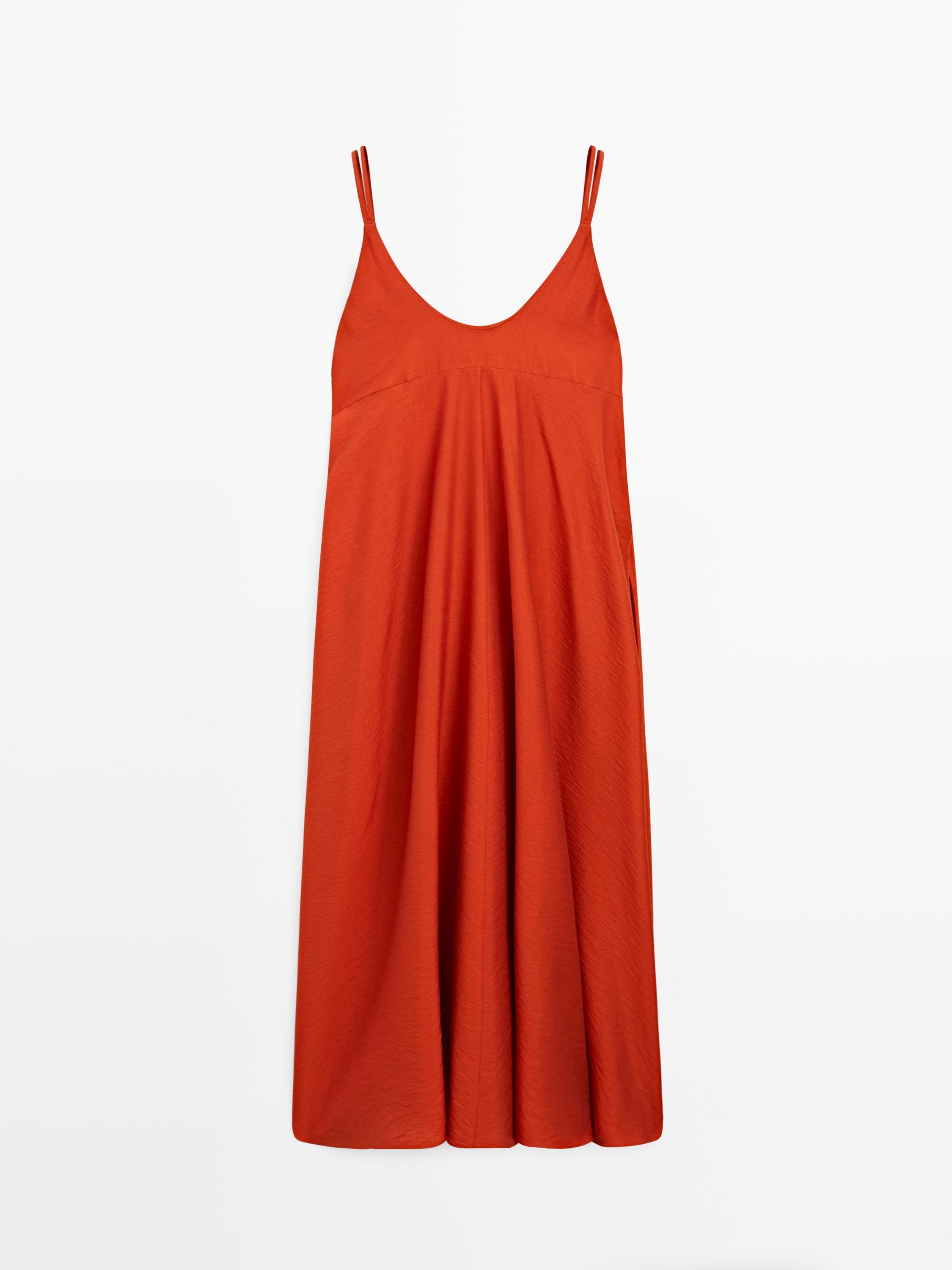 Долг лелеав фустан со двојна ткаенина