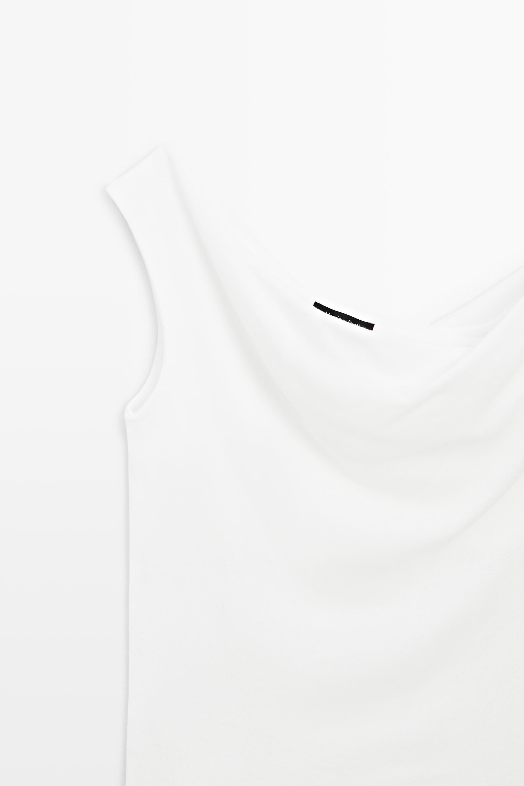 Asymmetric off-the-shoulder top — Off white