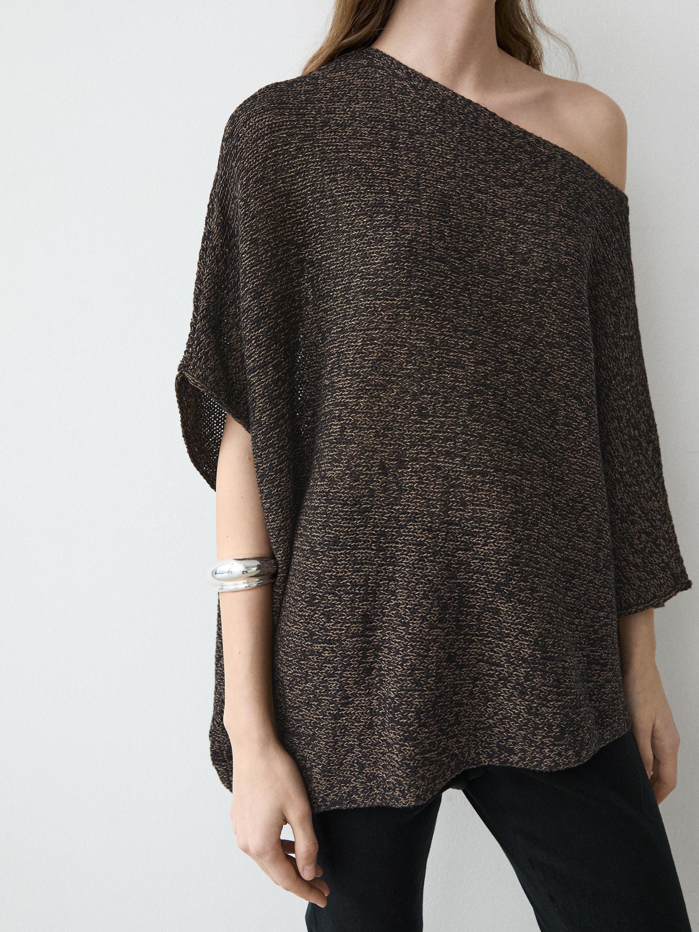 Asimetrik dökümlü pamuk karışımlı panço