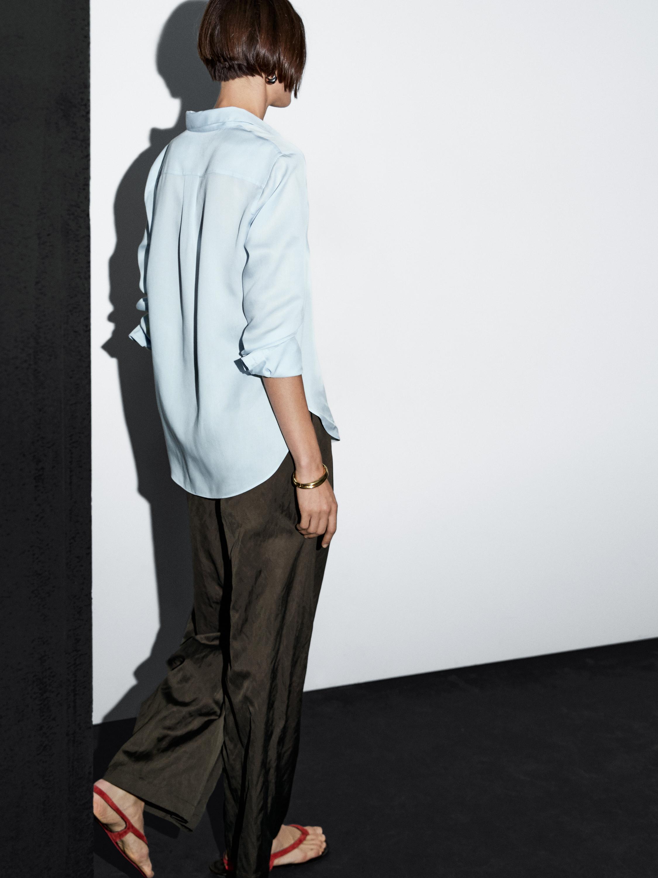 Celana panjang satin kaki lebar dengan efek kusut