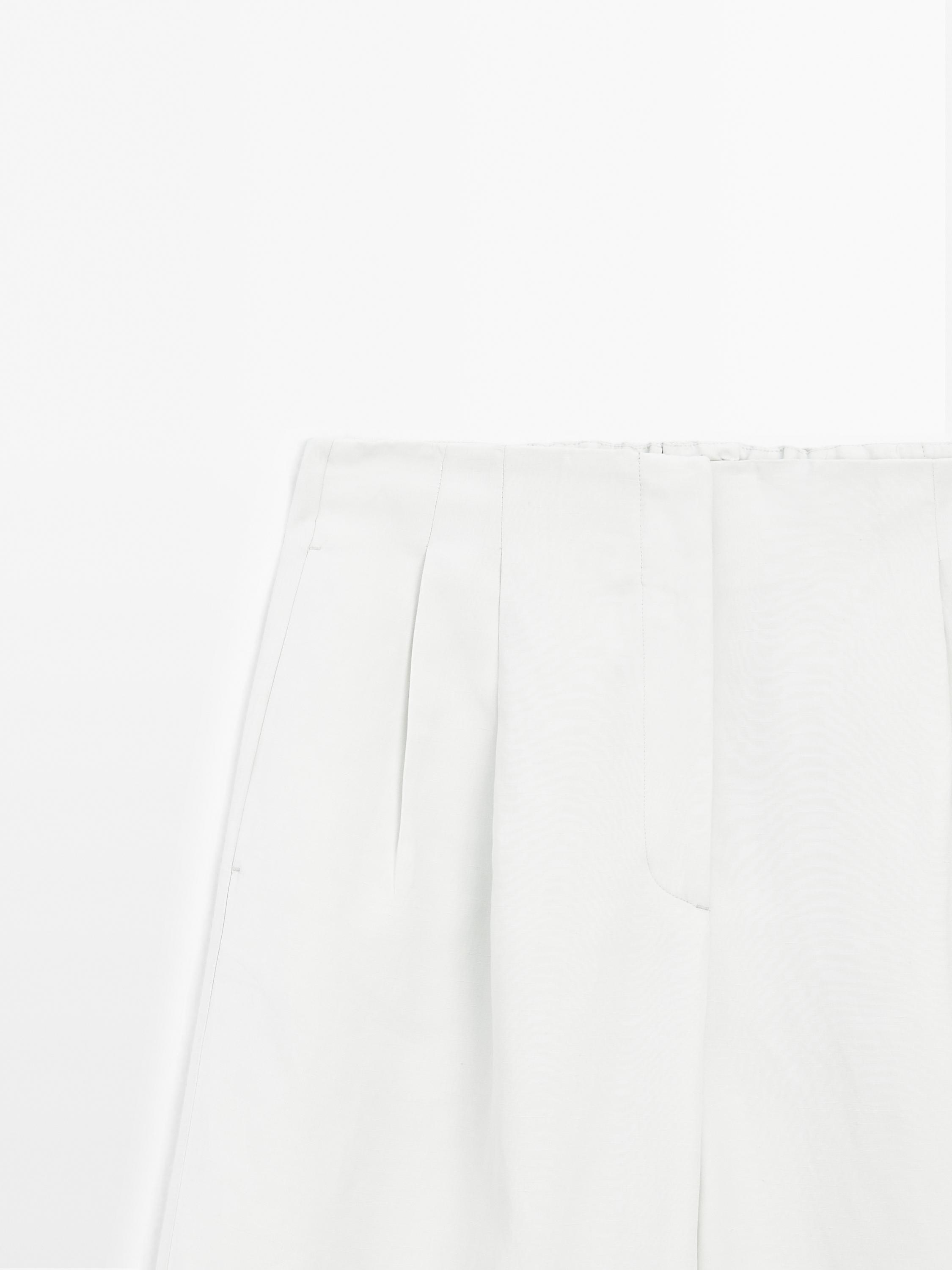 Straight-leg flowing trousers with darts