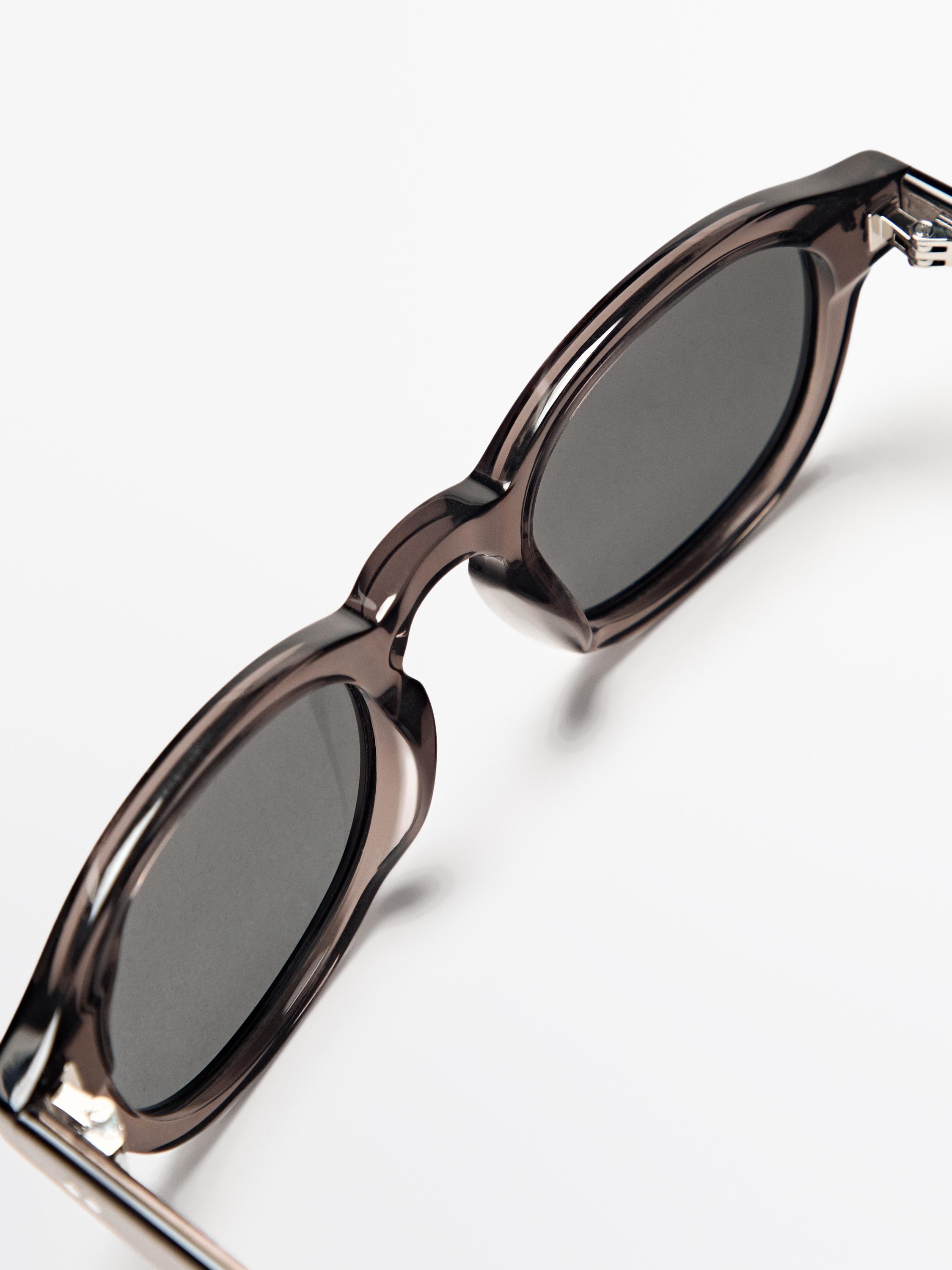 Round sunglasses