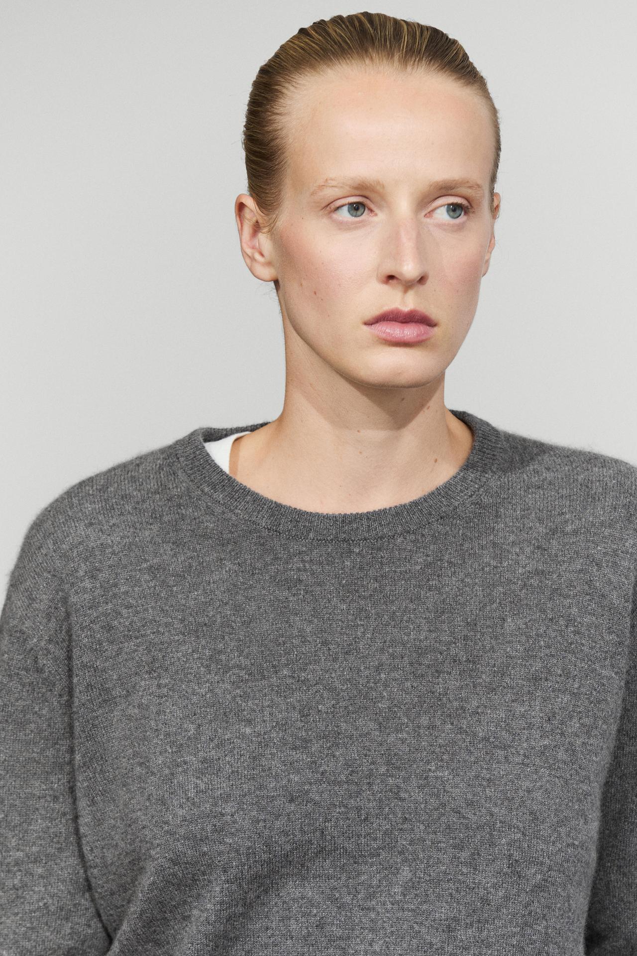 100% cashmere long sleeve sweater — GREY