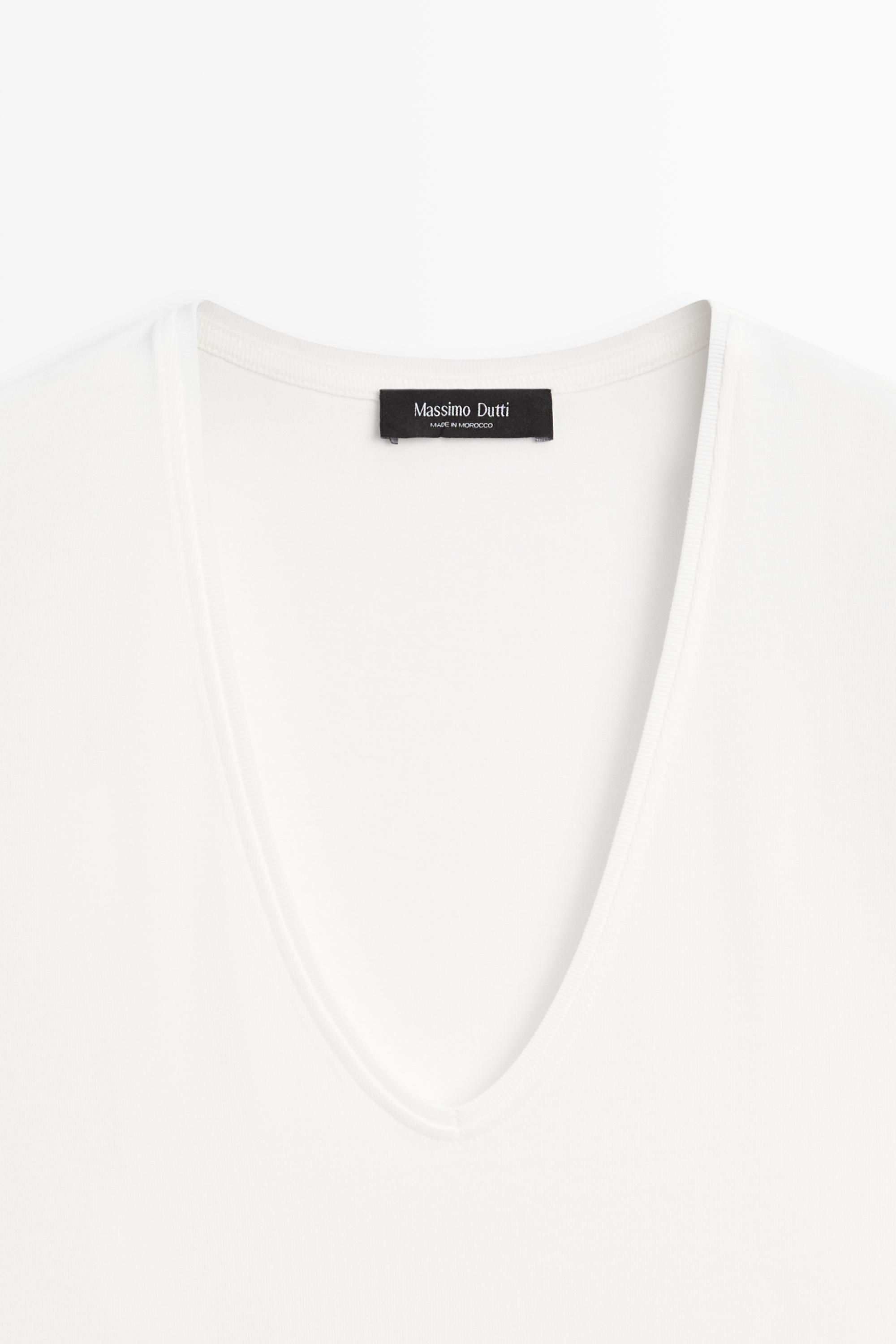 V-neck T-shirt — Off white