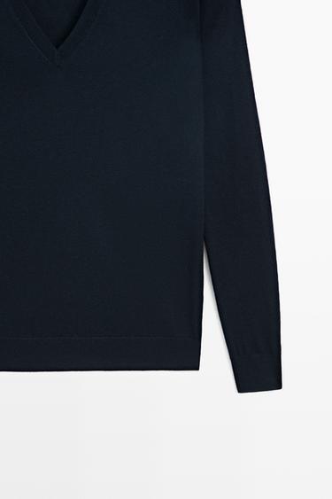 V-neck knit sweater — NAVY BLUE 7