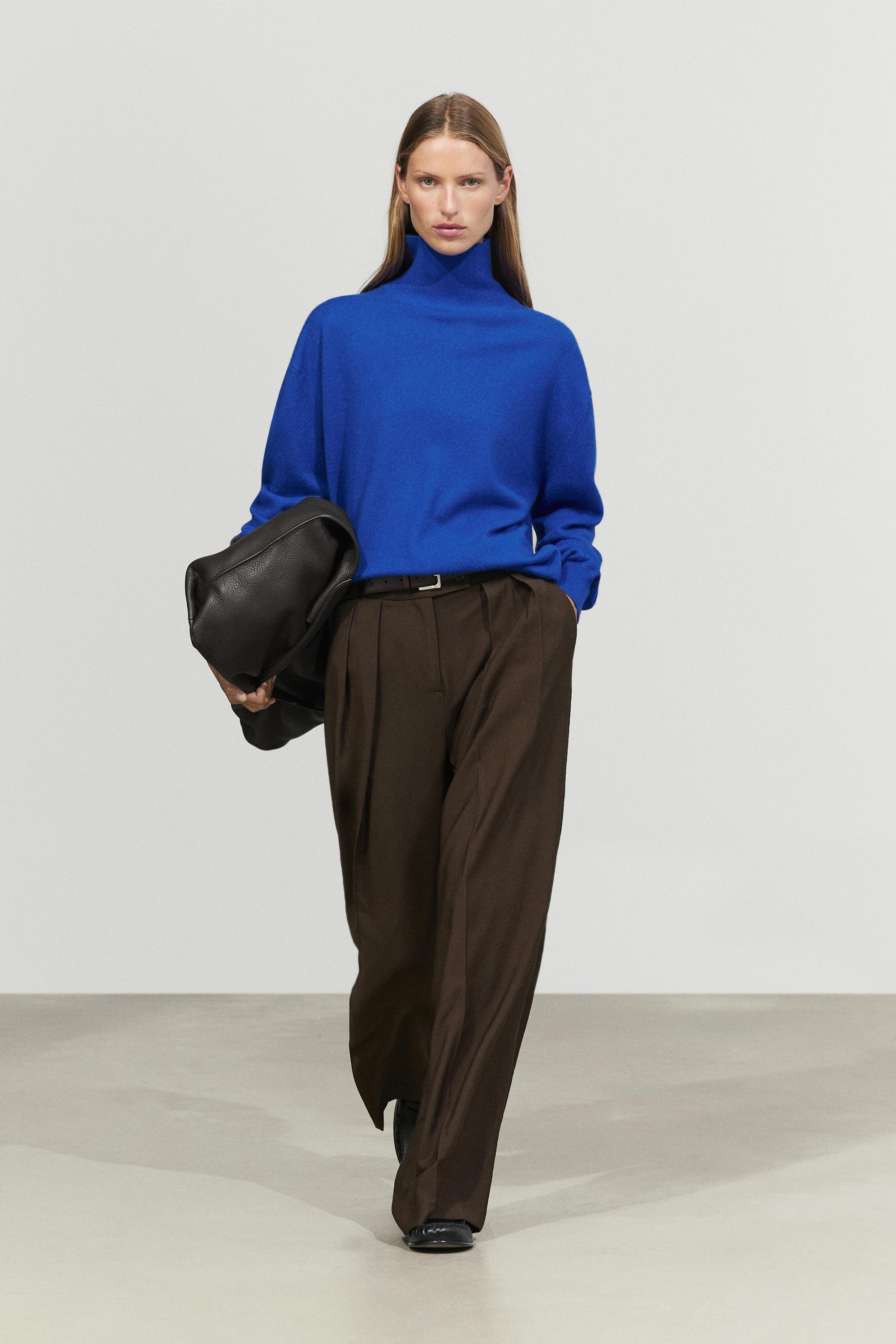 100% cashmere high neck knit sweater