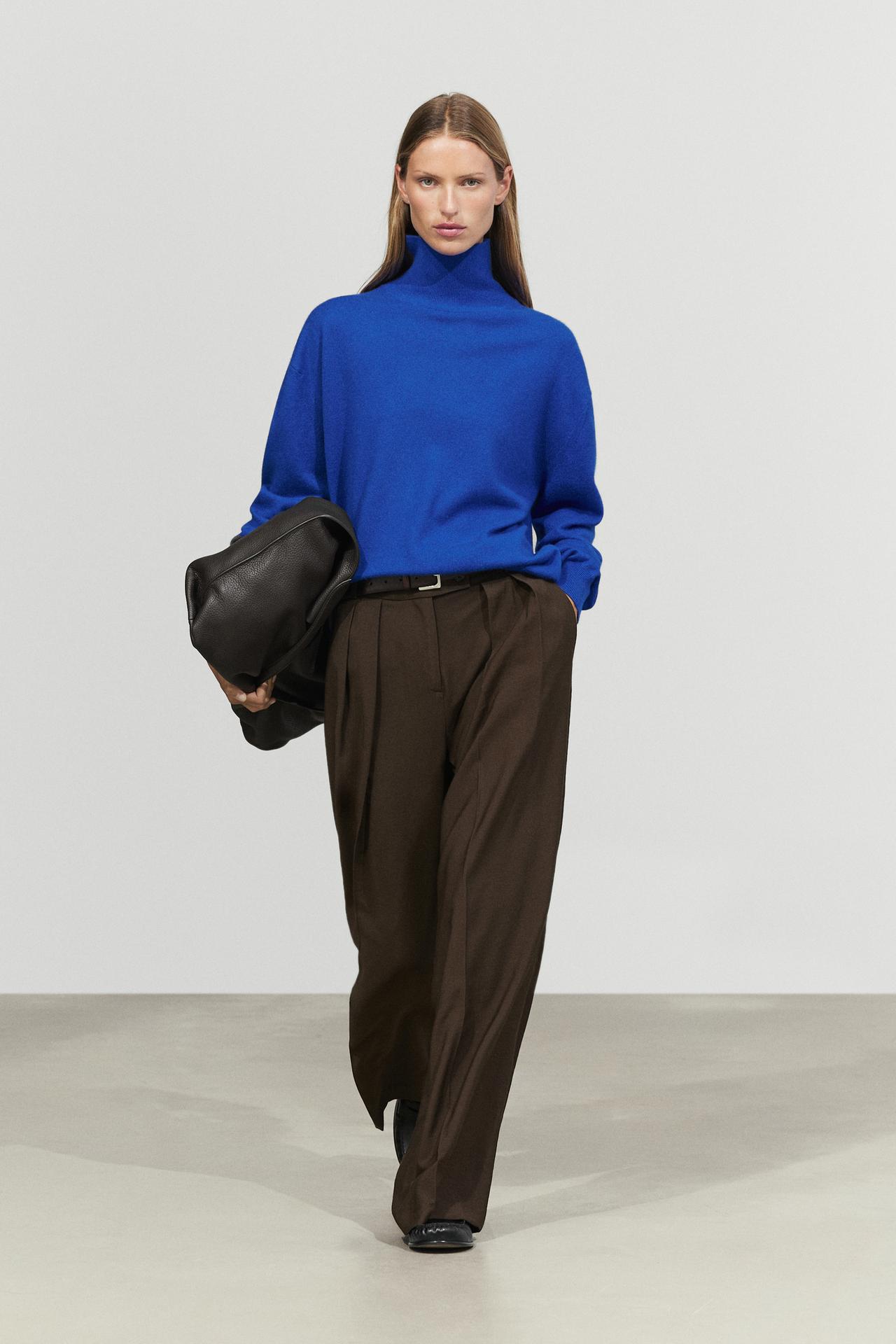 100% cashmere high neck knit sweater — DEEP BLUE