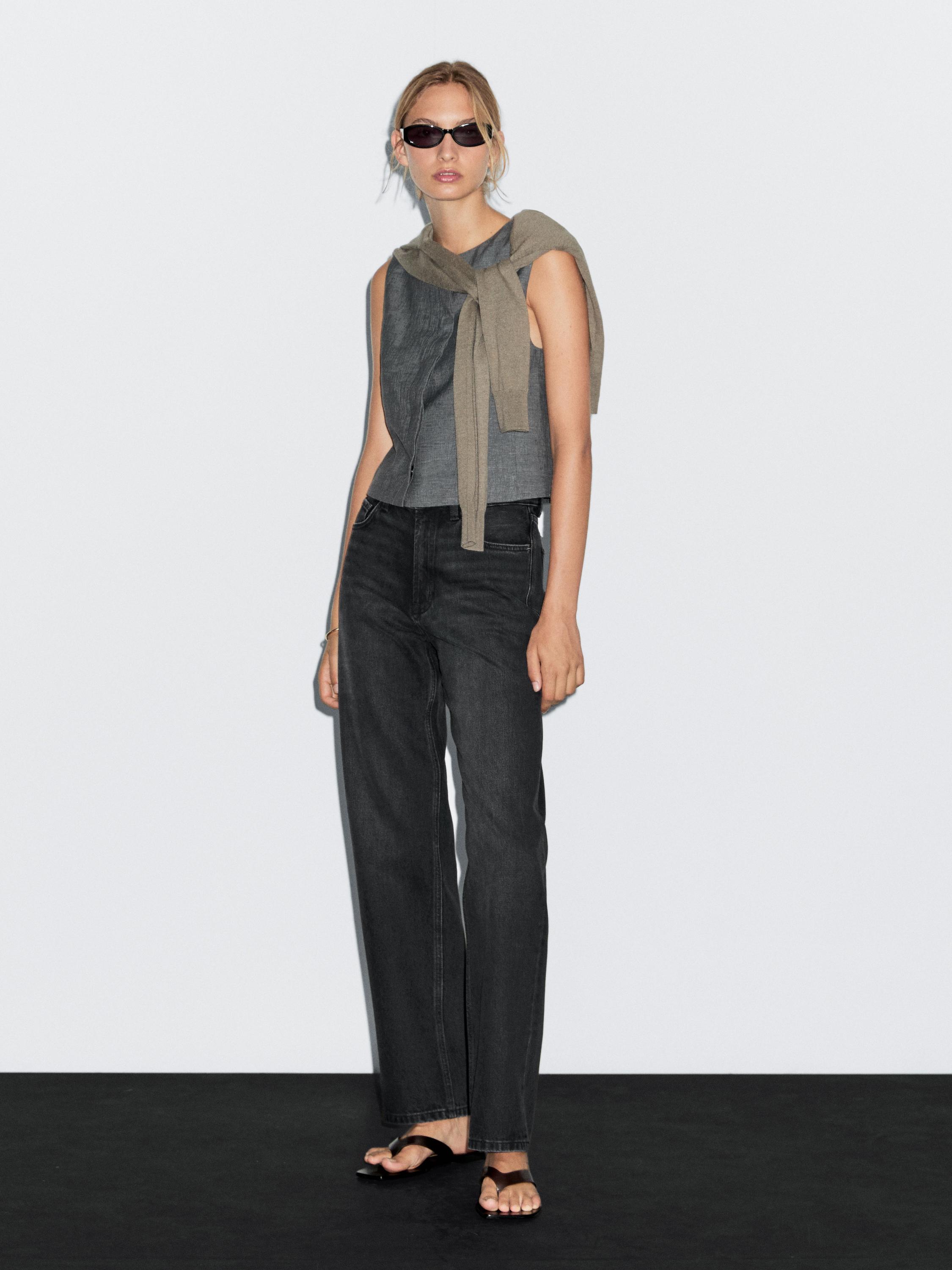 Straight-leg high-waist jeans