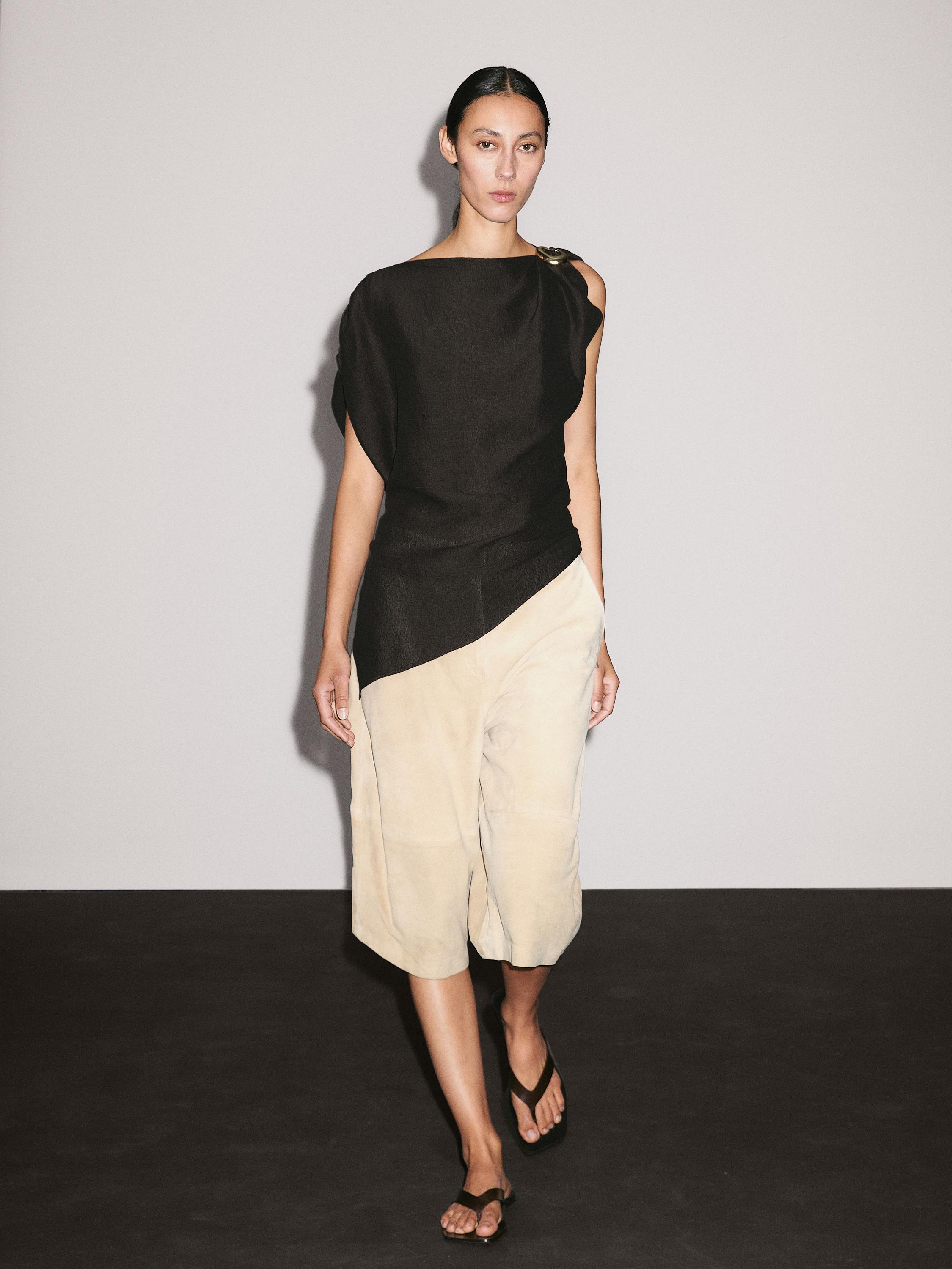 Blusa detalle broche con lino Β· MarrΓ³n Β· CamiserΓa Massimo Dutti