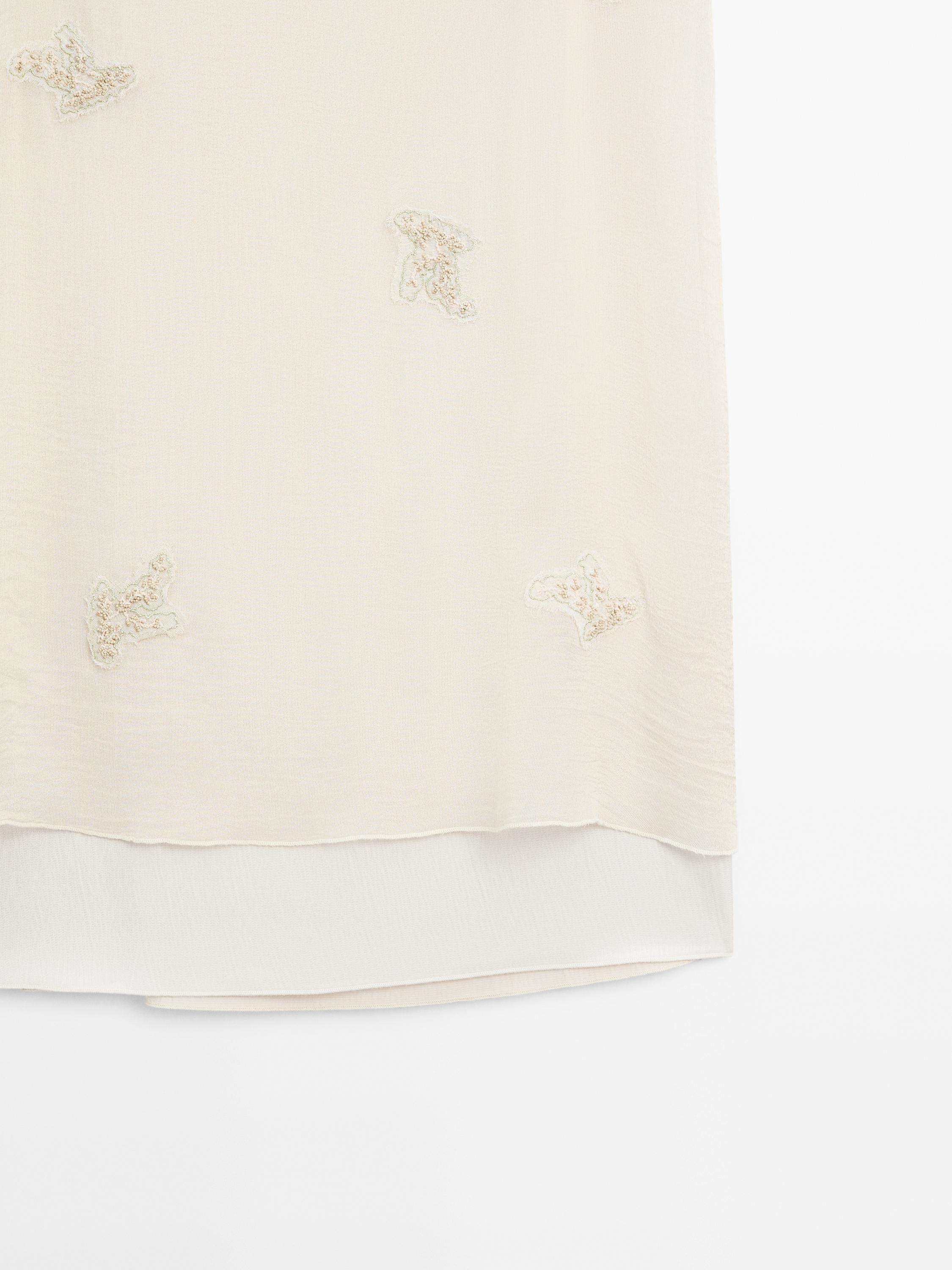 Midi skirt with embroidery