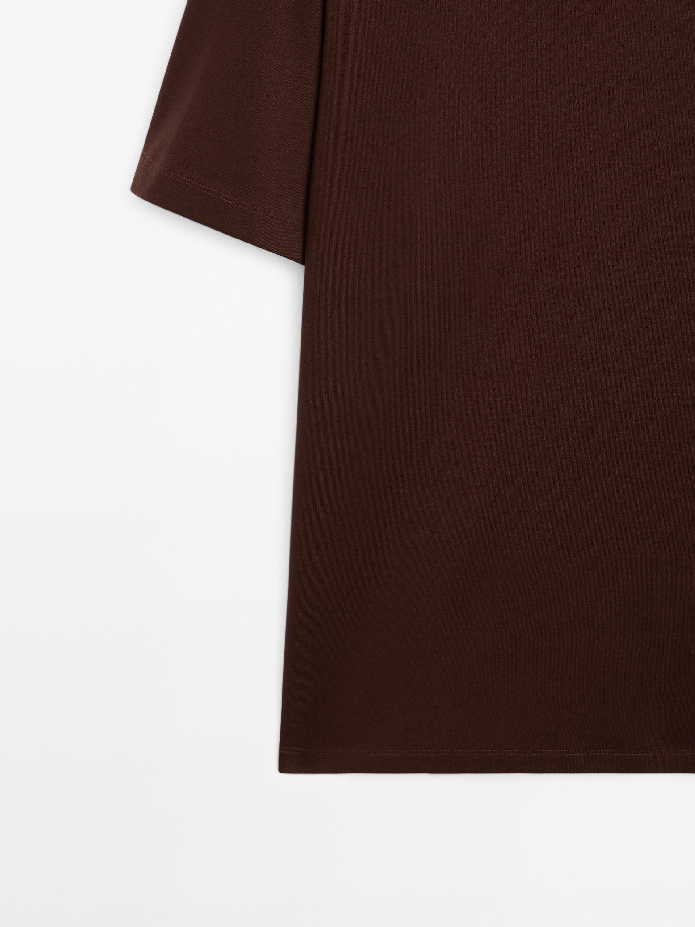 100% cotton T-shirt with ribbed detail