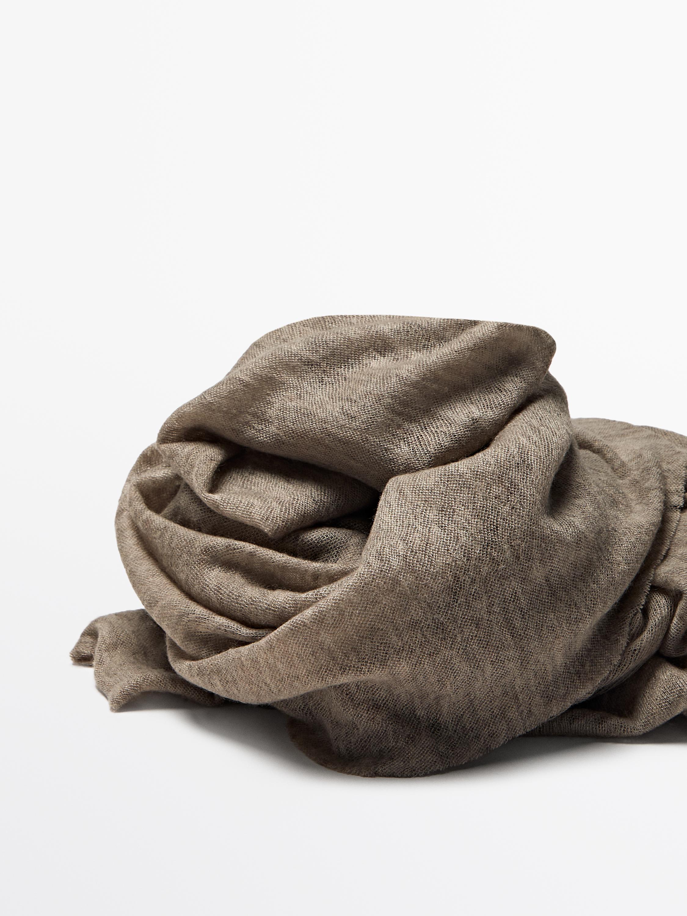 100% cashmere scarf