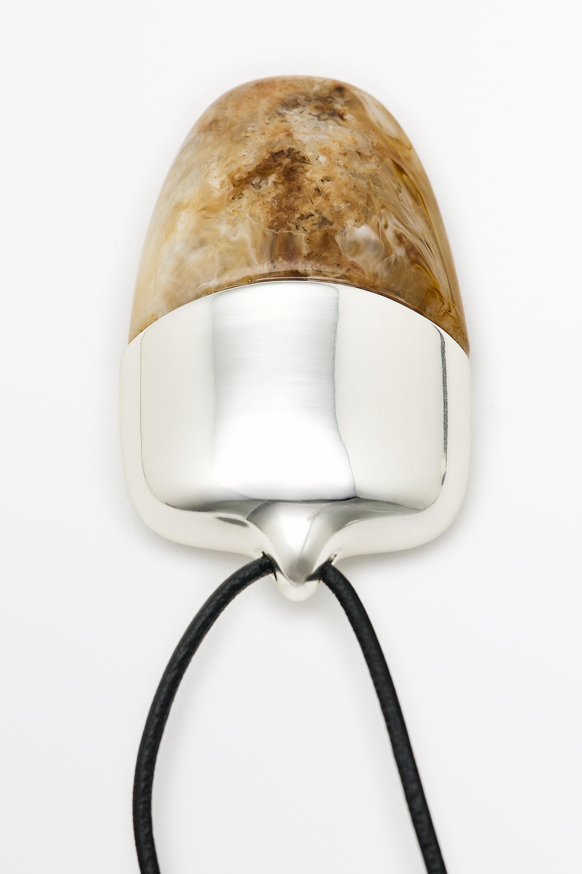 Marbled pendant necklace — Caramel