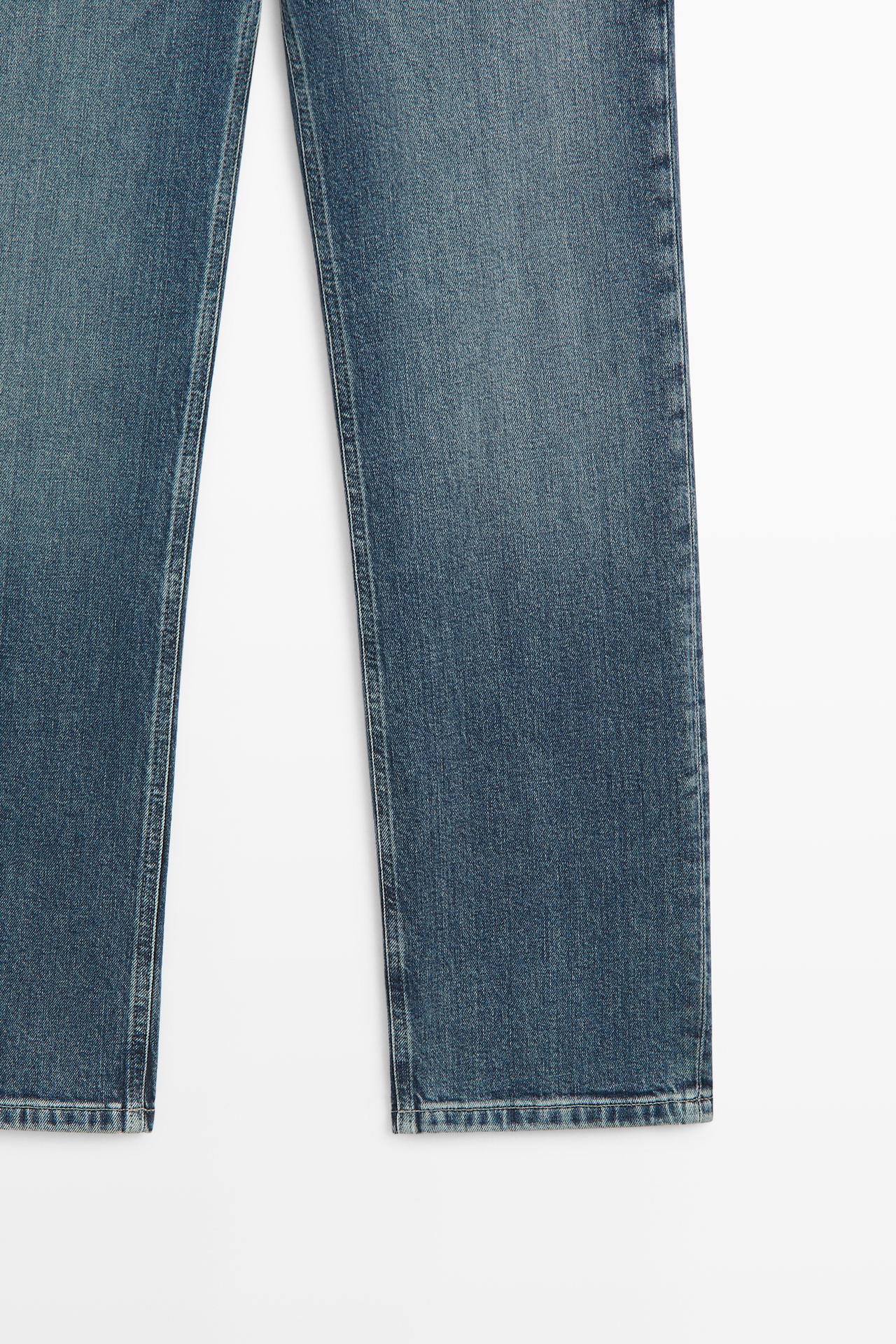 Mid-waist straight-leg jeans — MEDIUM BLUE