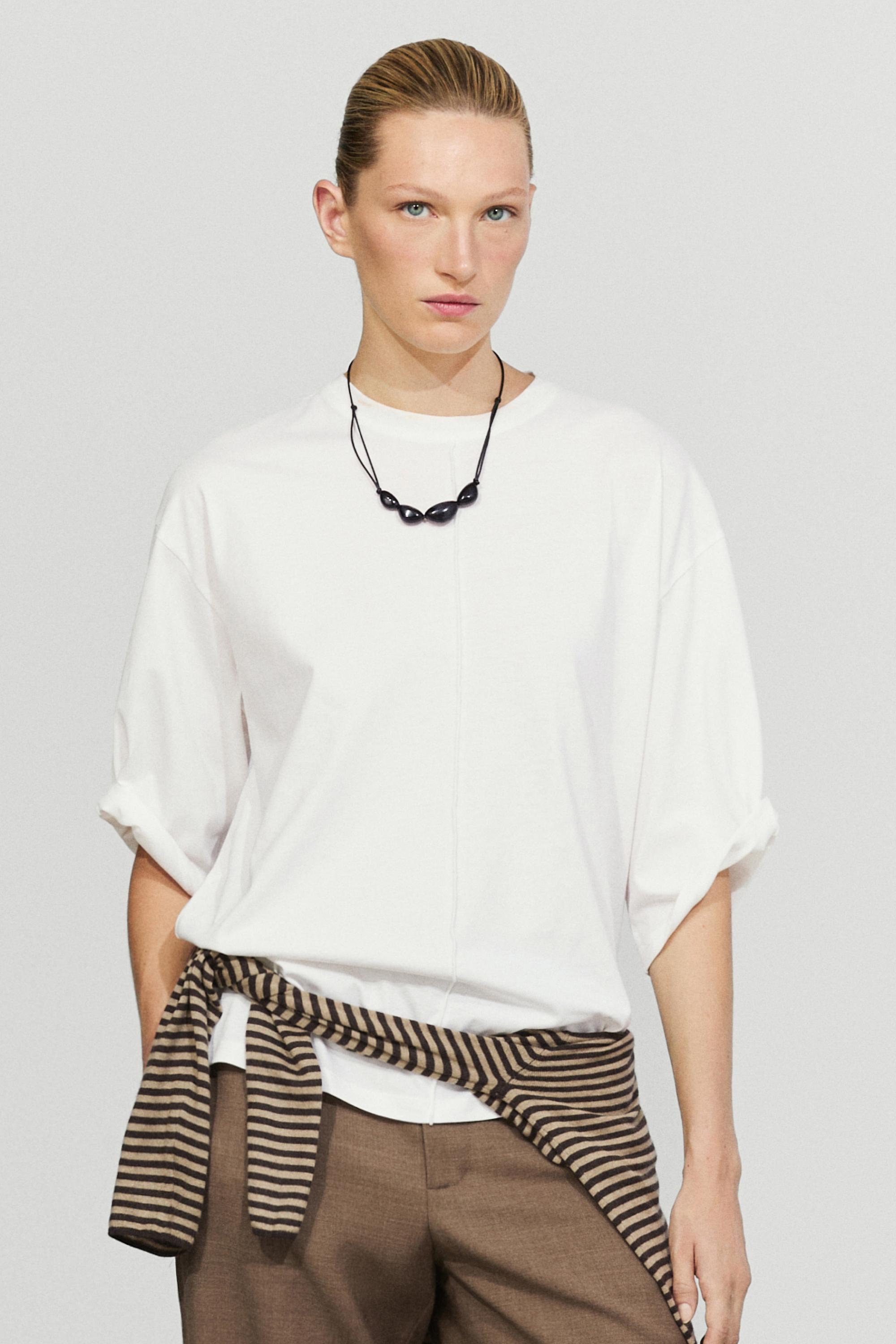100% cotton short sleeve seamed T-shirt — Off white