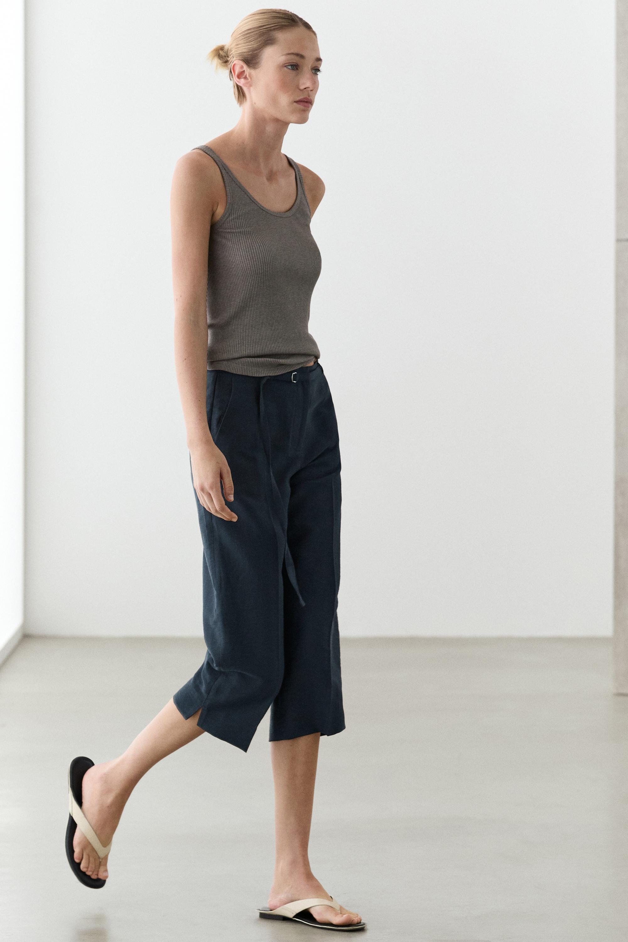 Flowing cotton and linen blend Bermuda shorts with belt — NAVY BLUE