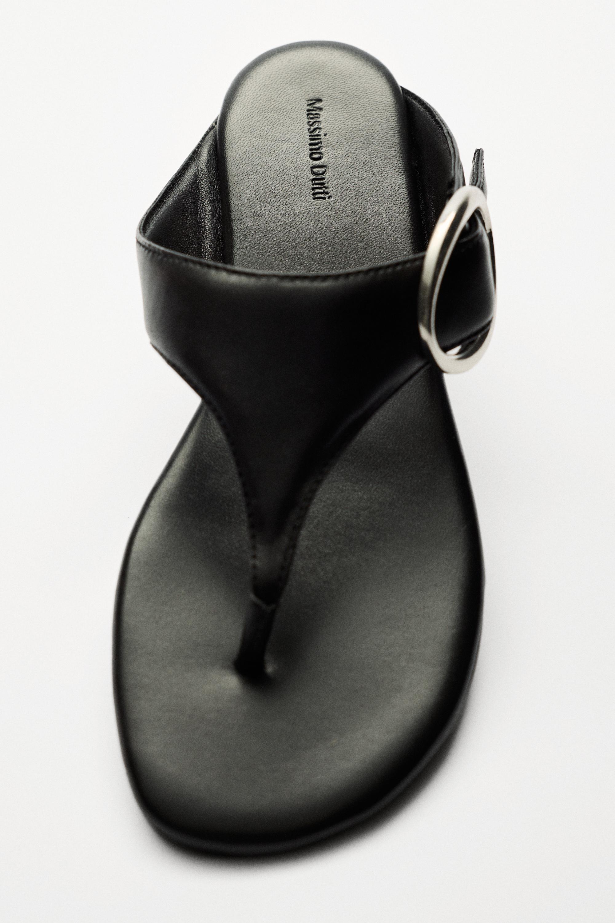 Leather sandals with metal ring — BLACK