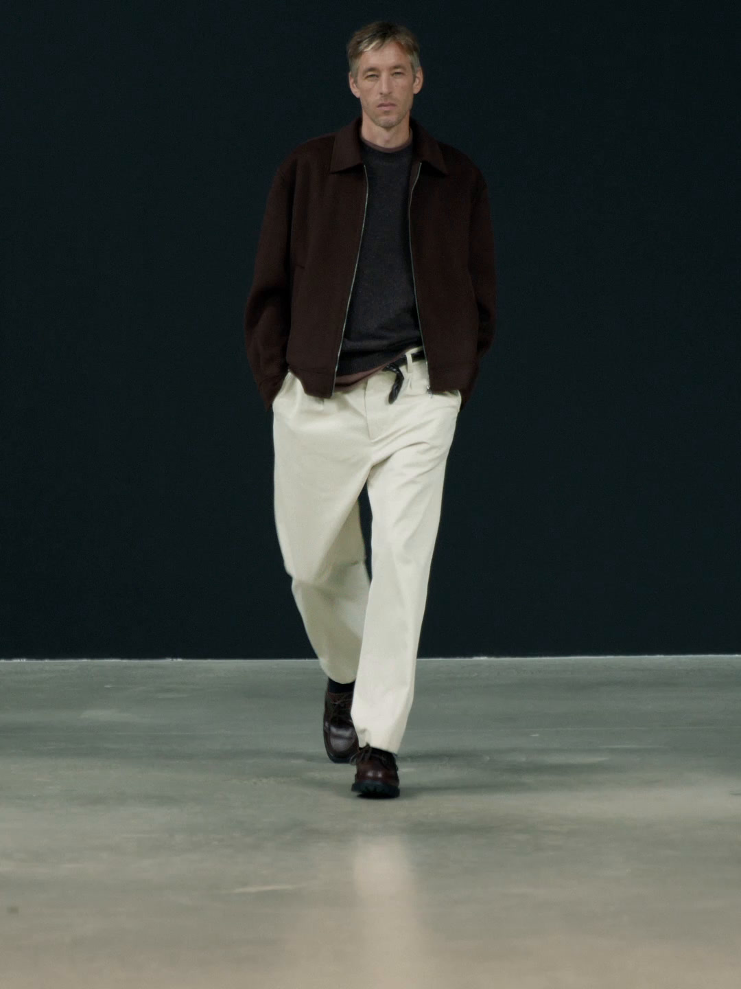 Relaxed fit cotton trousers