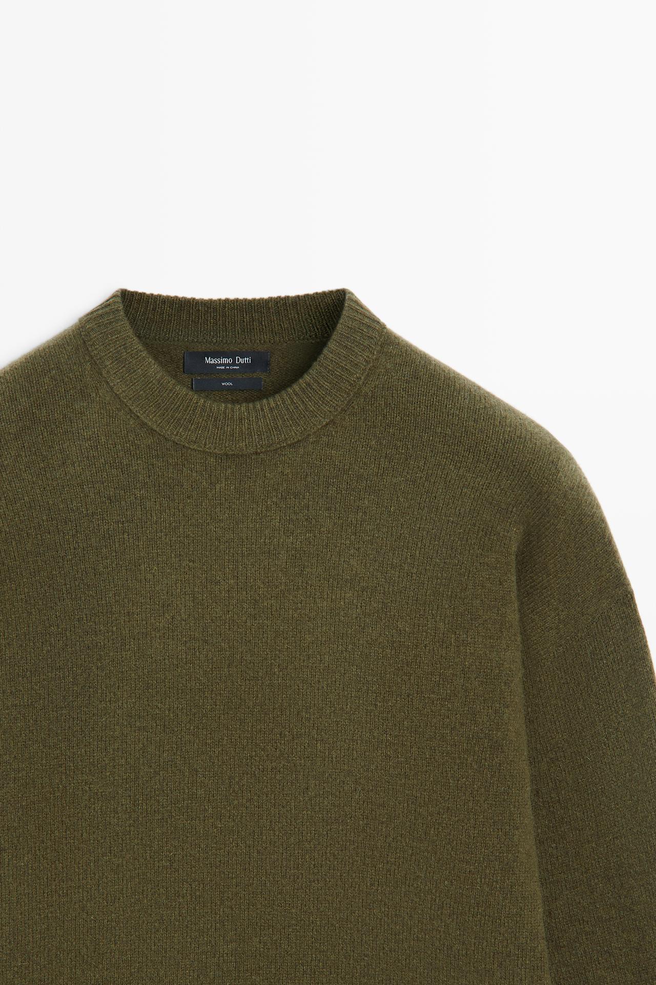 100% wool knit round-neck sweater — DARK OLIVE GREEN
