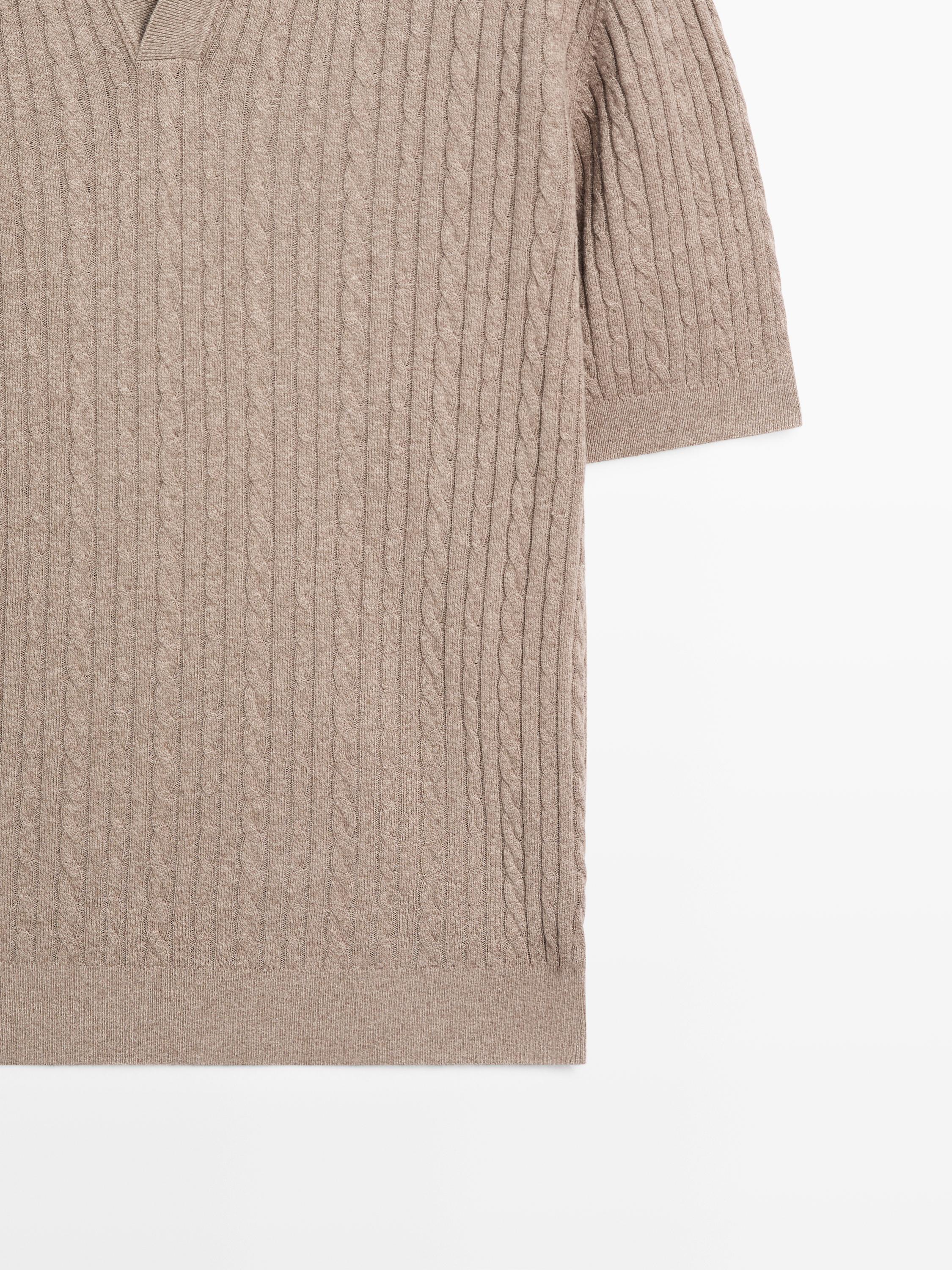 Short sleeve knit polo shirt with cable-knit detail — PALE KHAKI