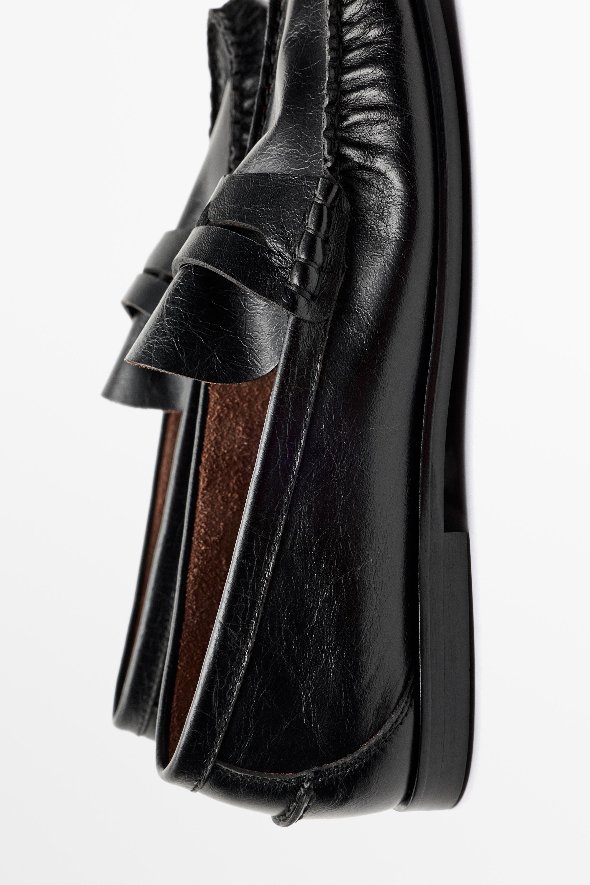 Soft leather shirred loafer — BLACK