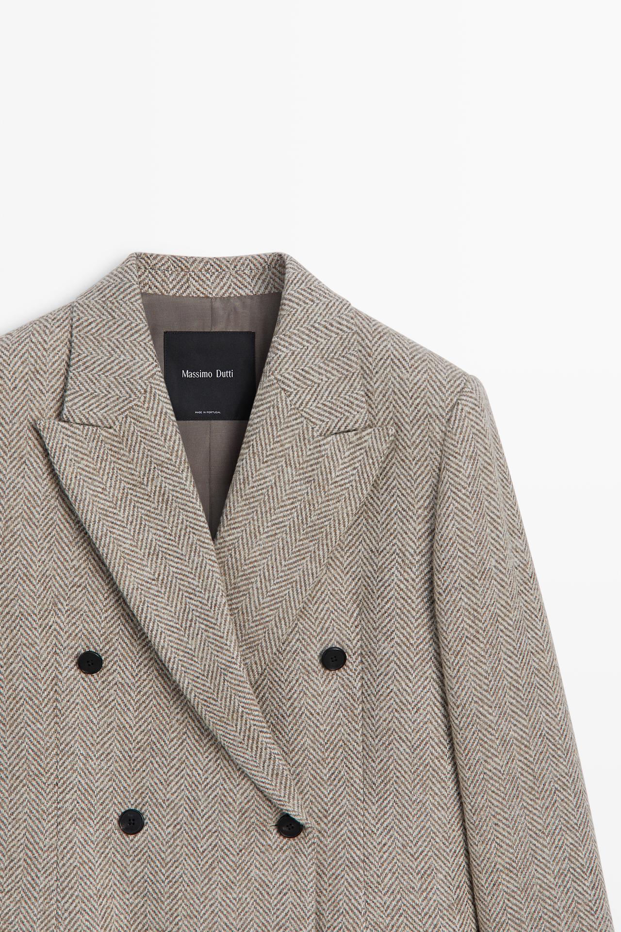 Mid-length double-breasted herringbone coat — SAND