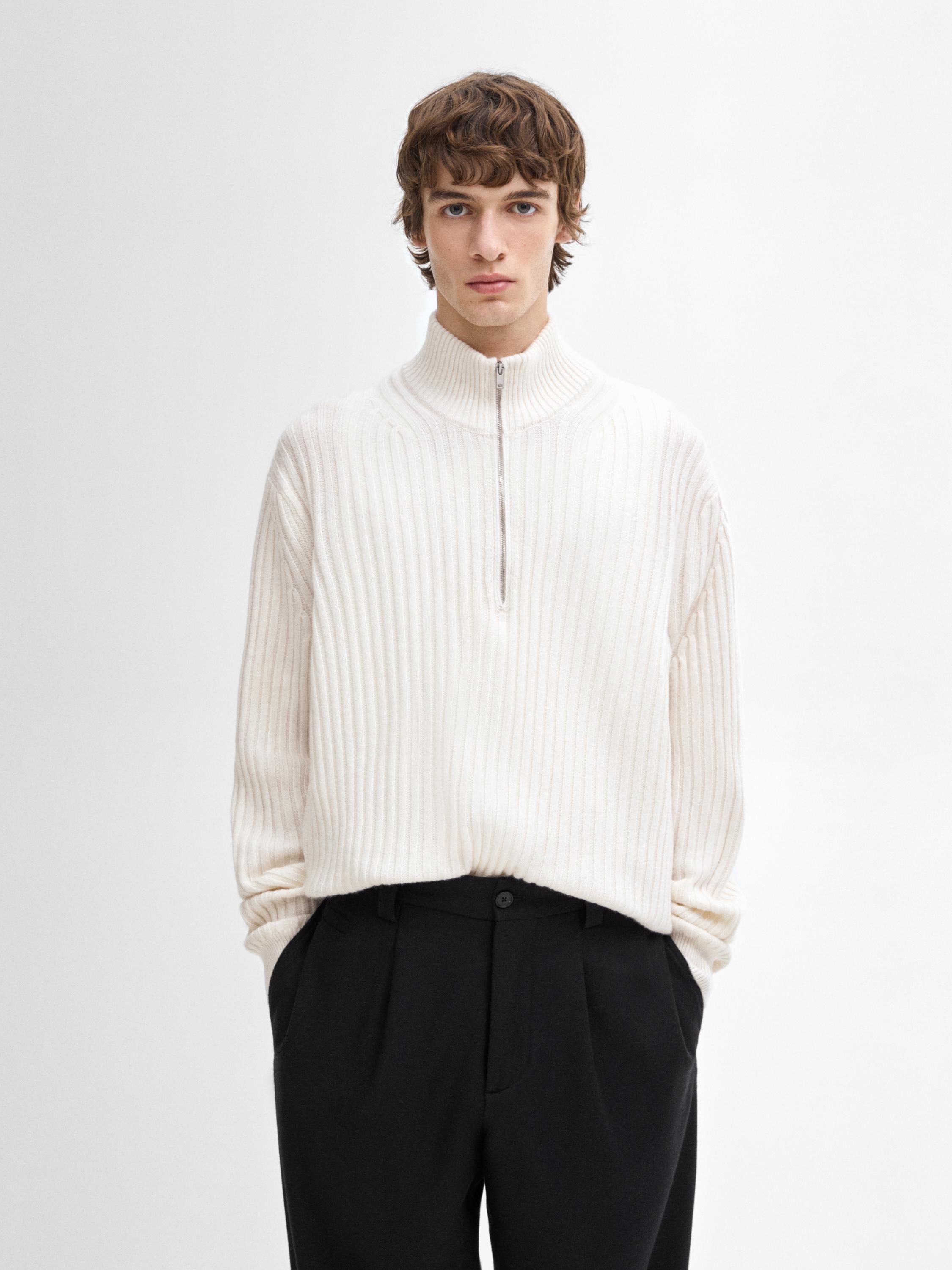 Mock neck knit sweater