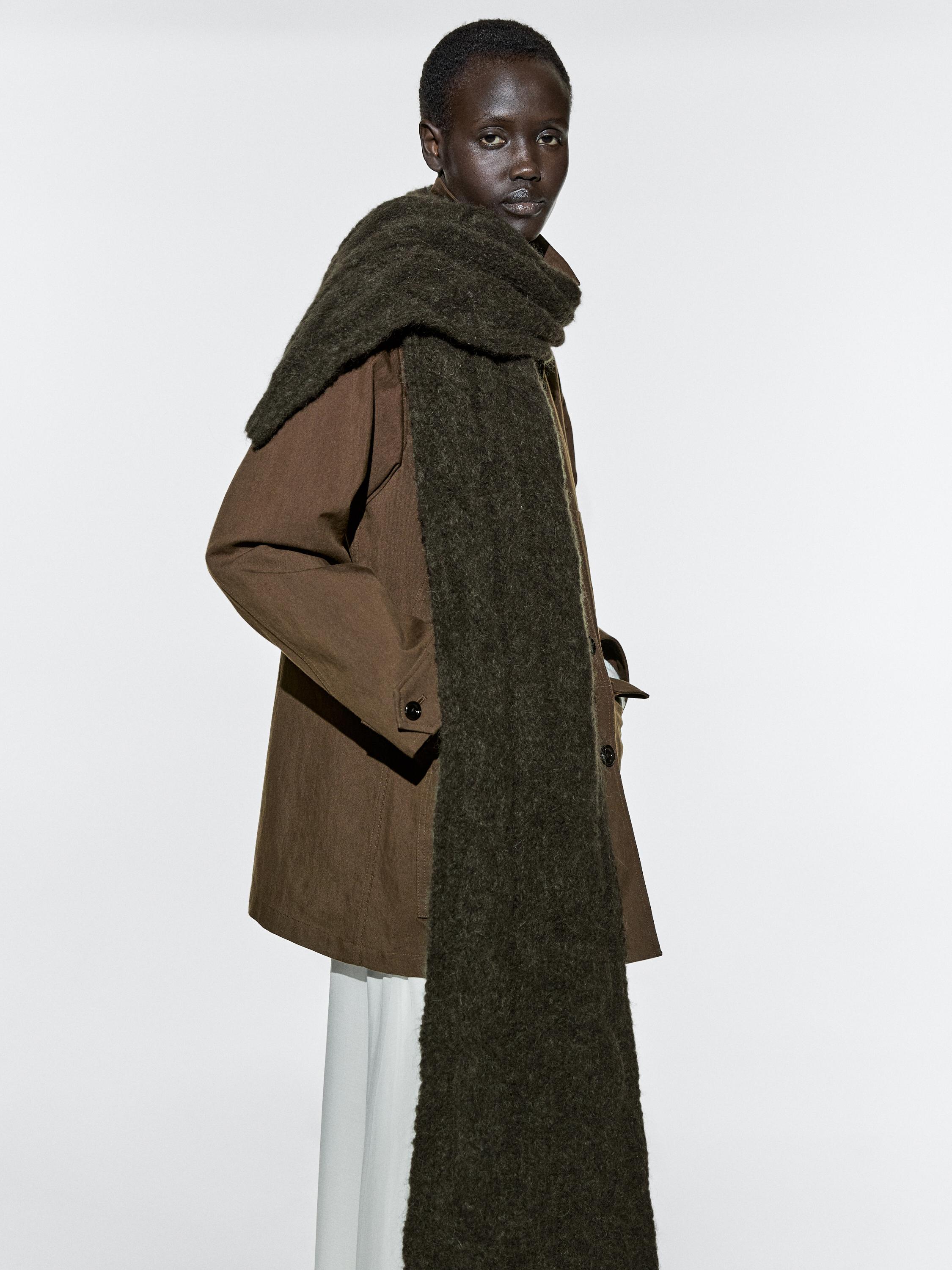 Šal od mešavine alpake sa pletenicama