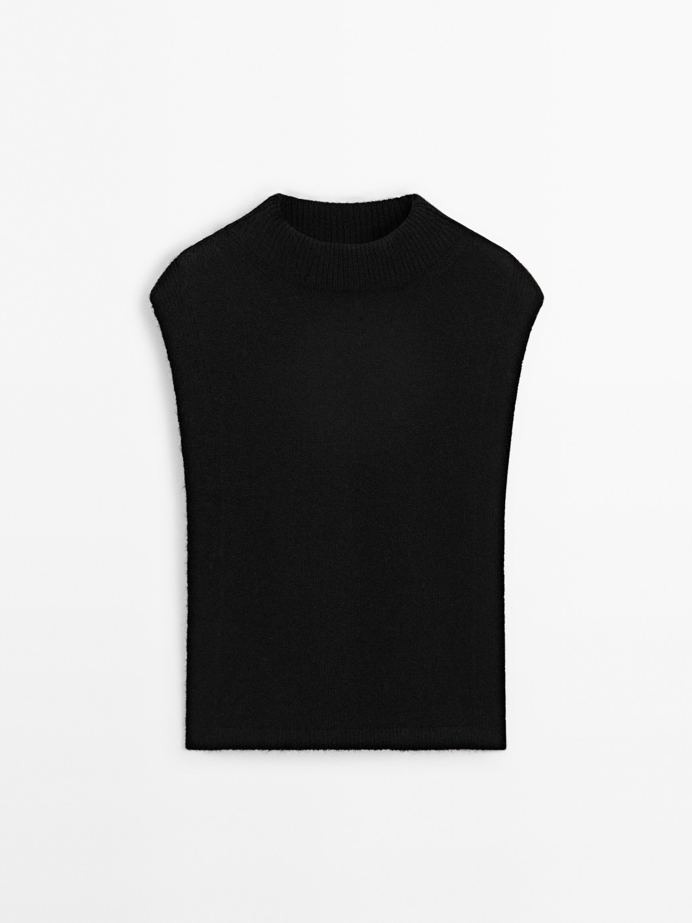 Sleeveless Knit High-Neck Piece