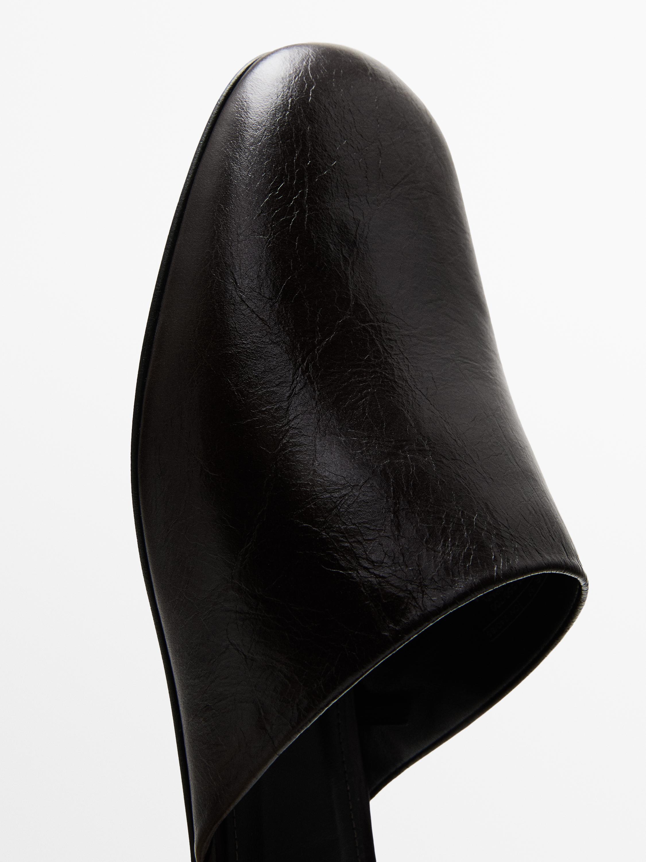 Flat leather mules
