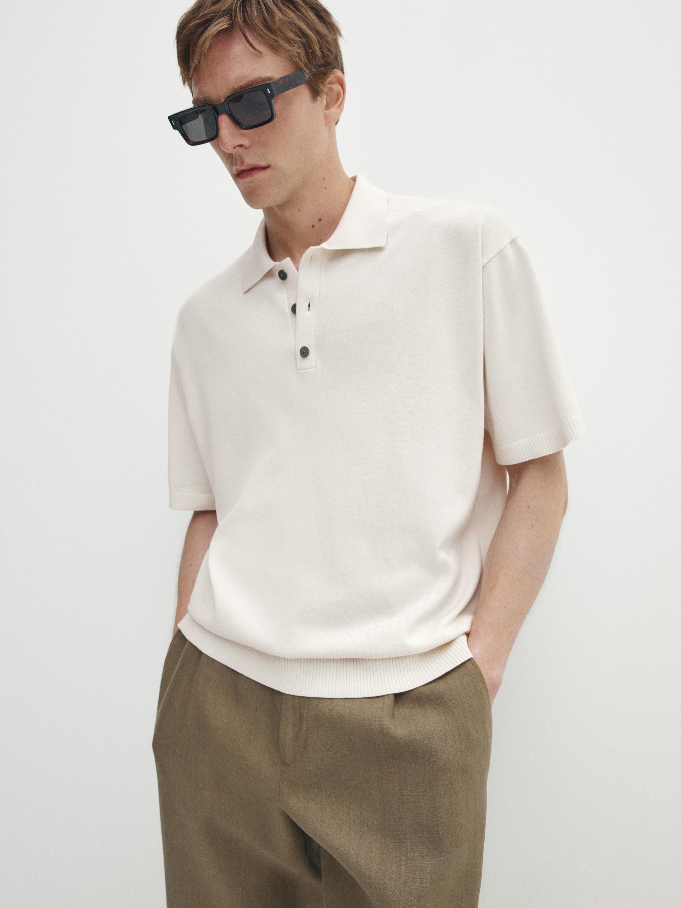 Ensemble polo beige à manches courtes et pantalon marron avec poches latérales