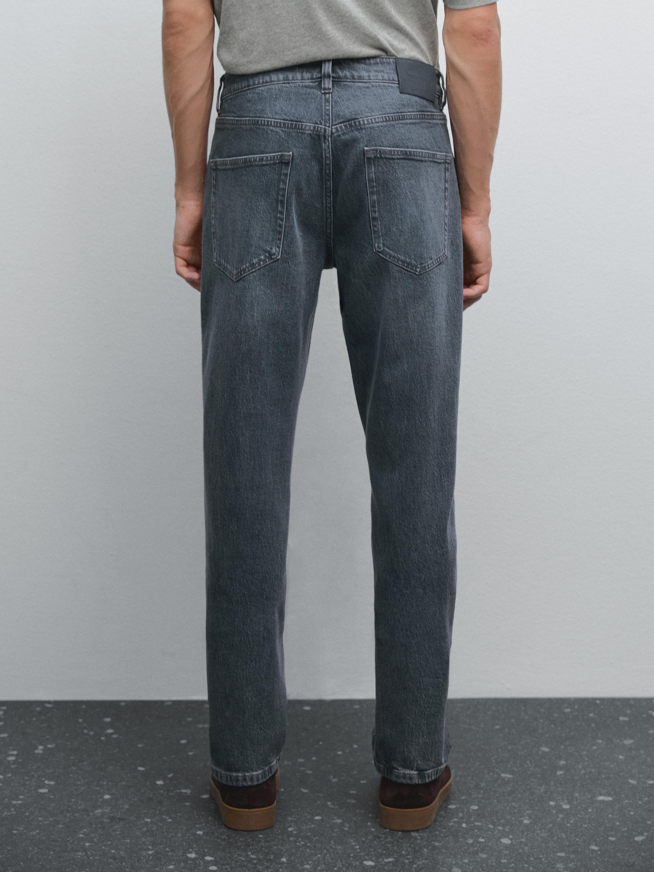 Tapered fit jeans