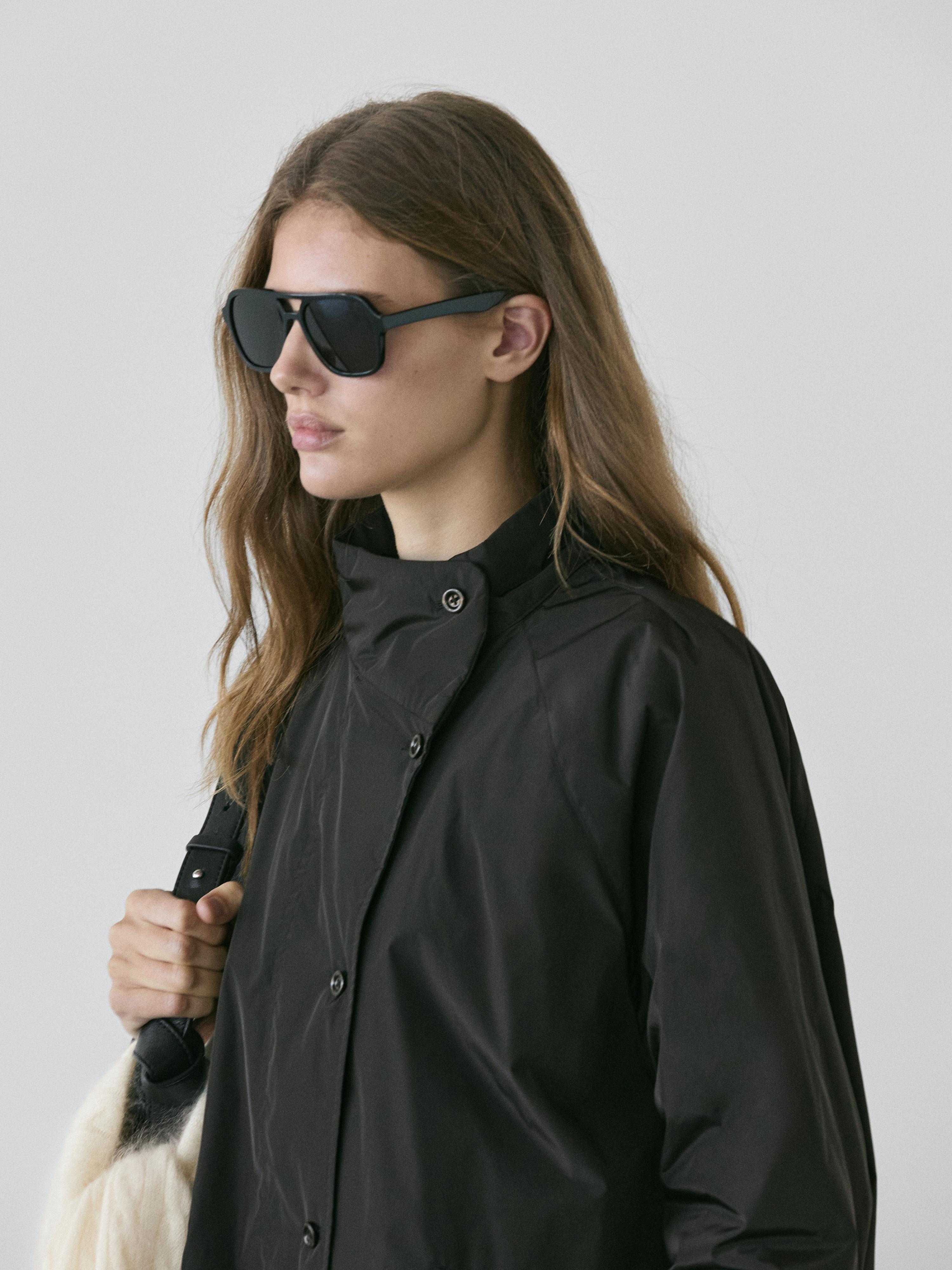 معطف باركا قصير مبطن بتفصيل على الياقة