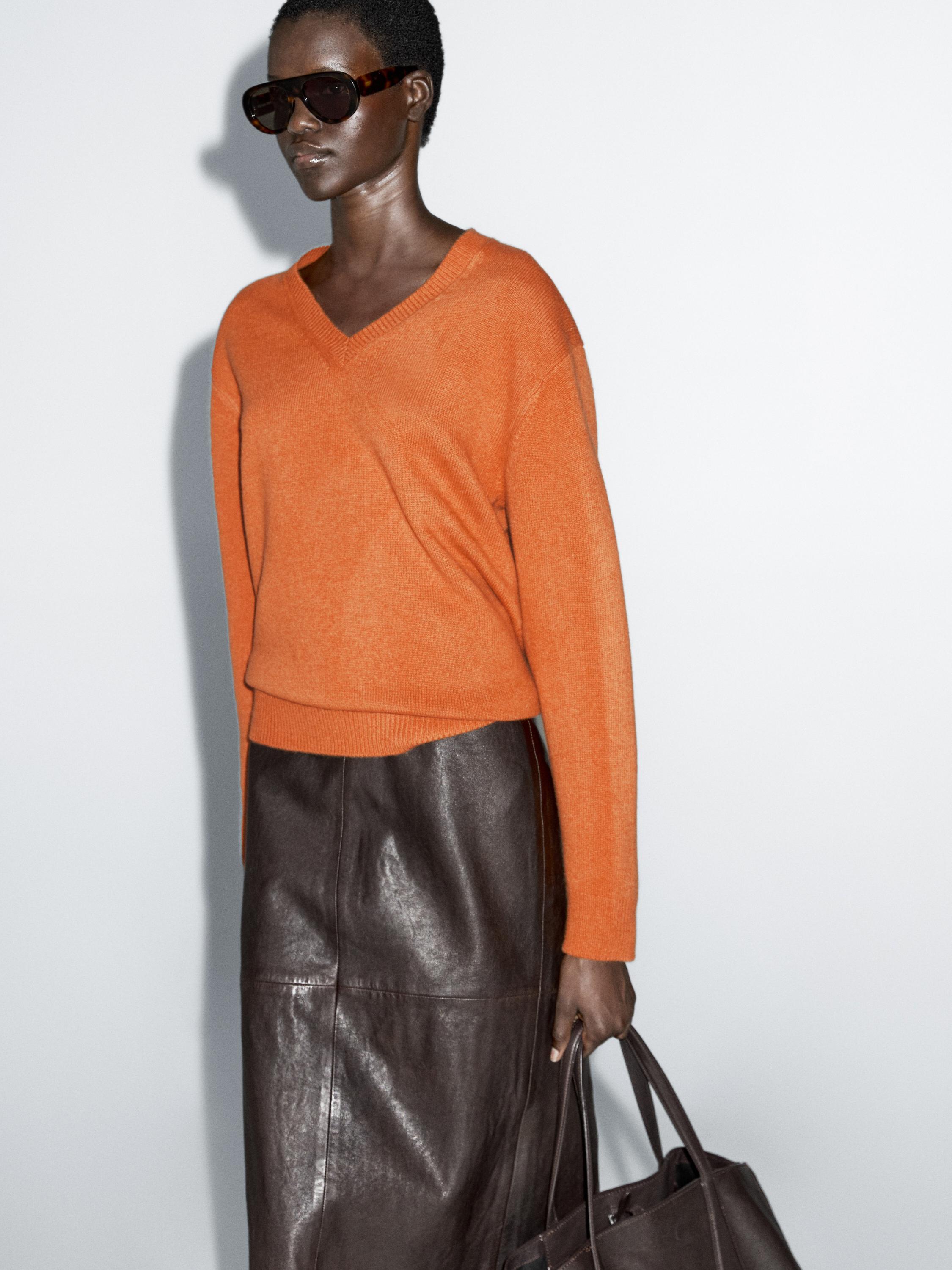 V-neck knitted jumper