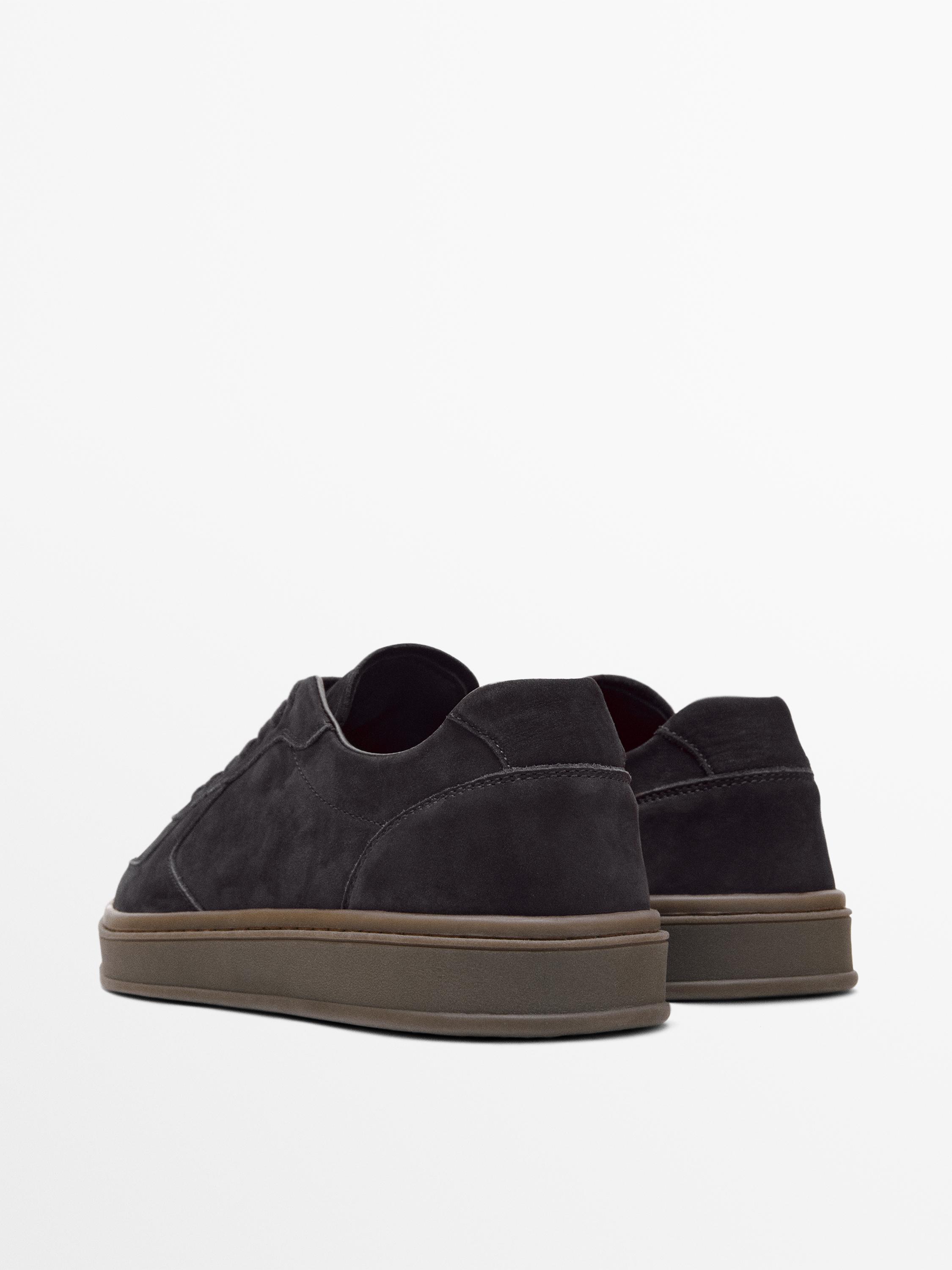 Nubuck trainers with contrast sole — Dark blue