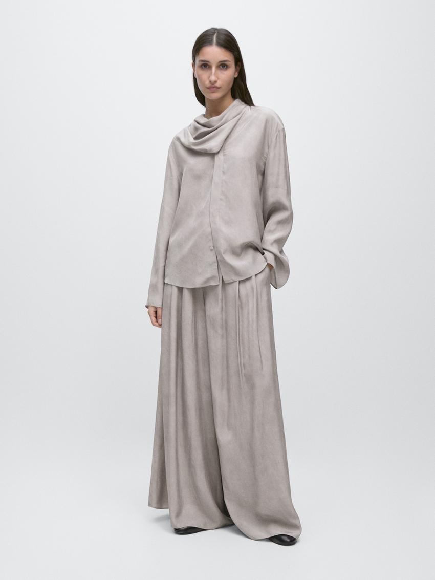 Massimo Dutti Flowing Wide-Leg Trousers a tailored trouser for