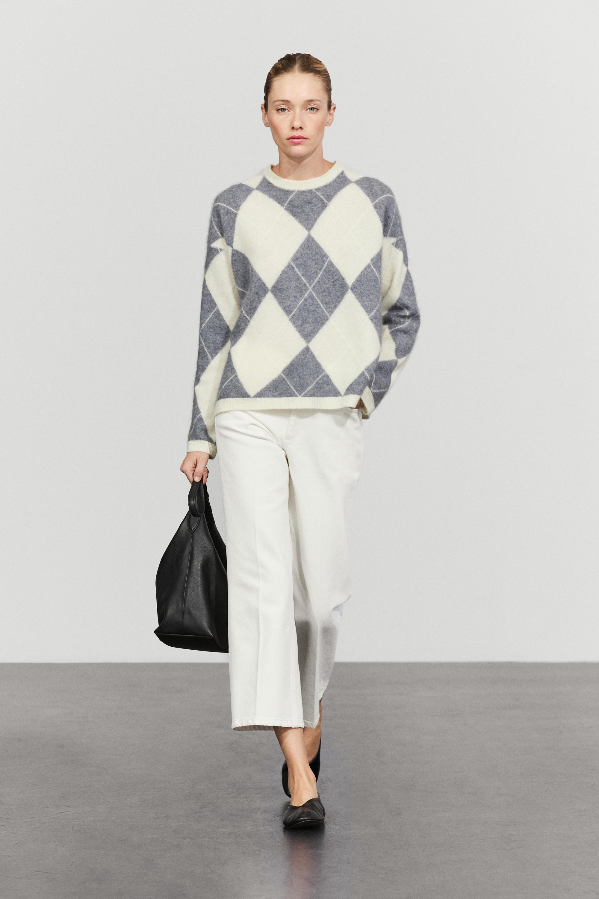 Wool-blend diamond-pattern knit sweater