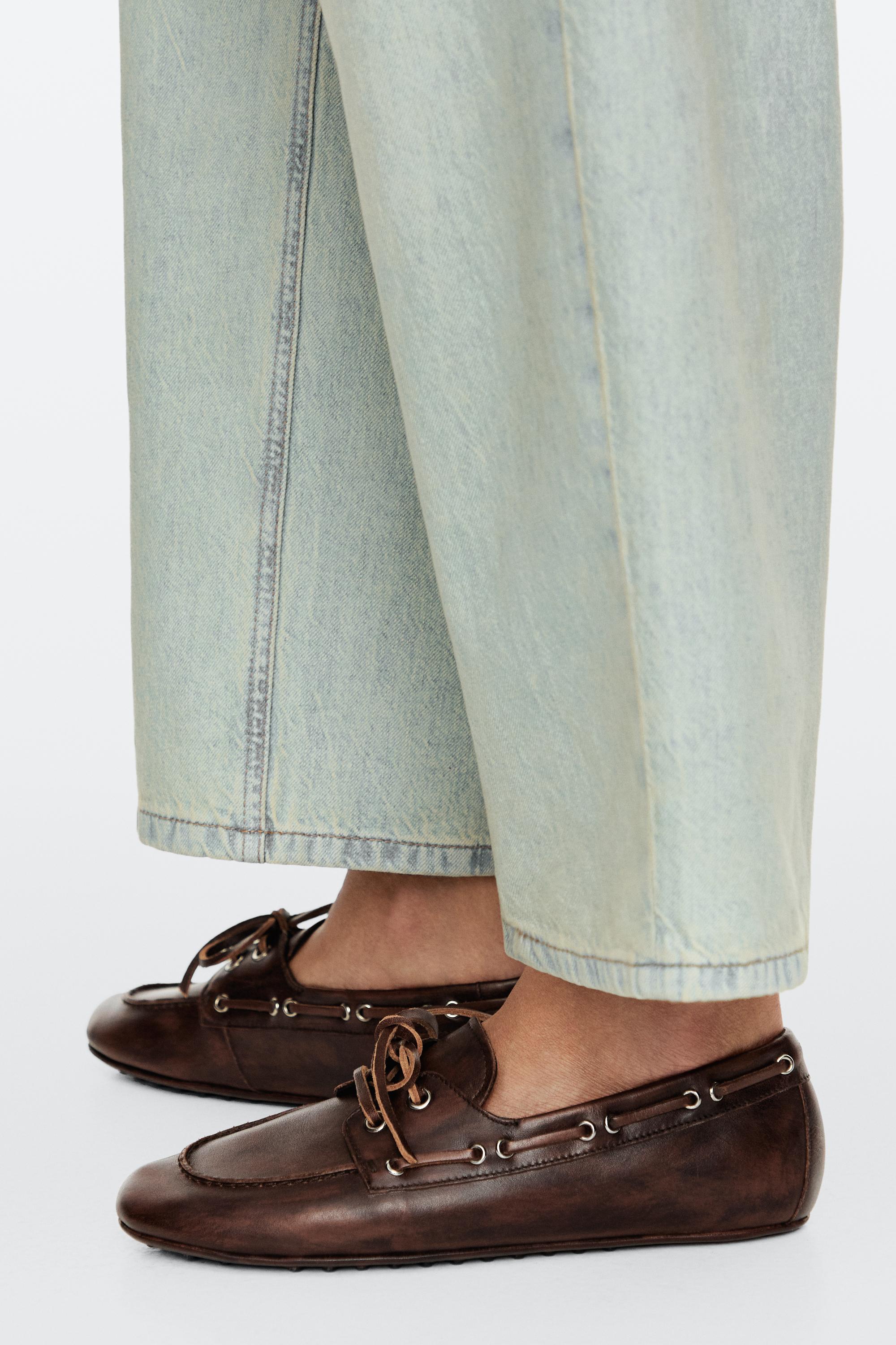 Leather lace-up boat shoe — BROWN