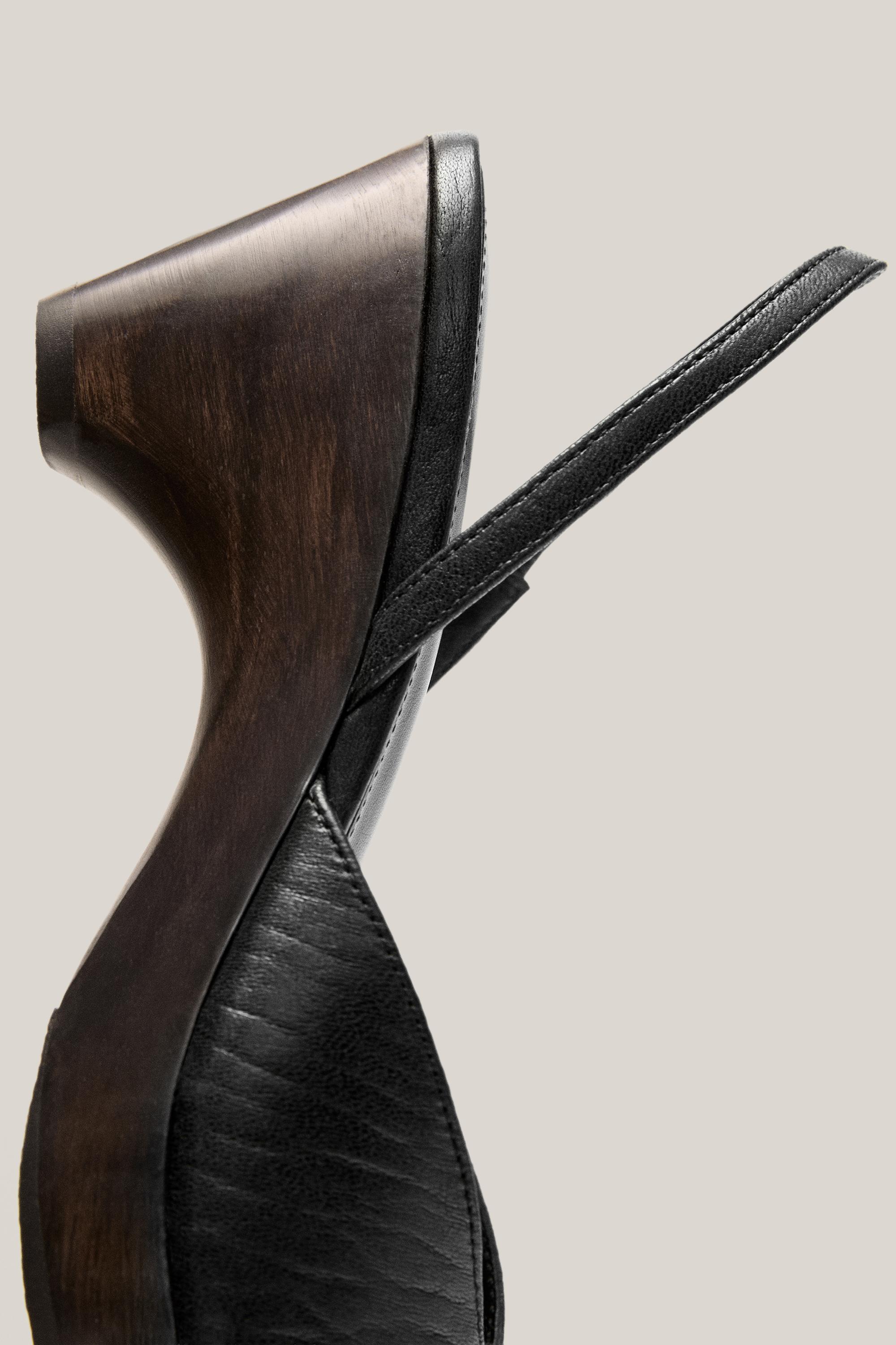 Wood heel sandal - Limited edition — BLACK