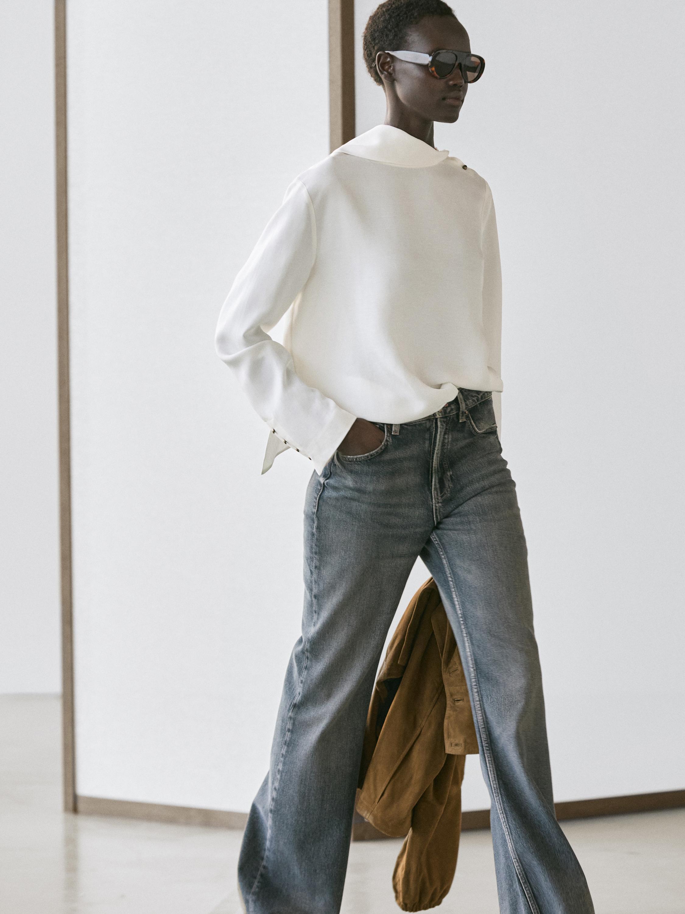 Flowing shirt with button details — Off white