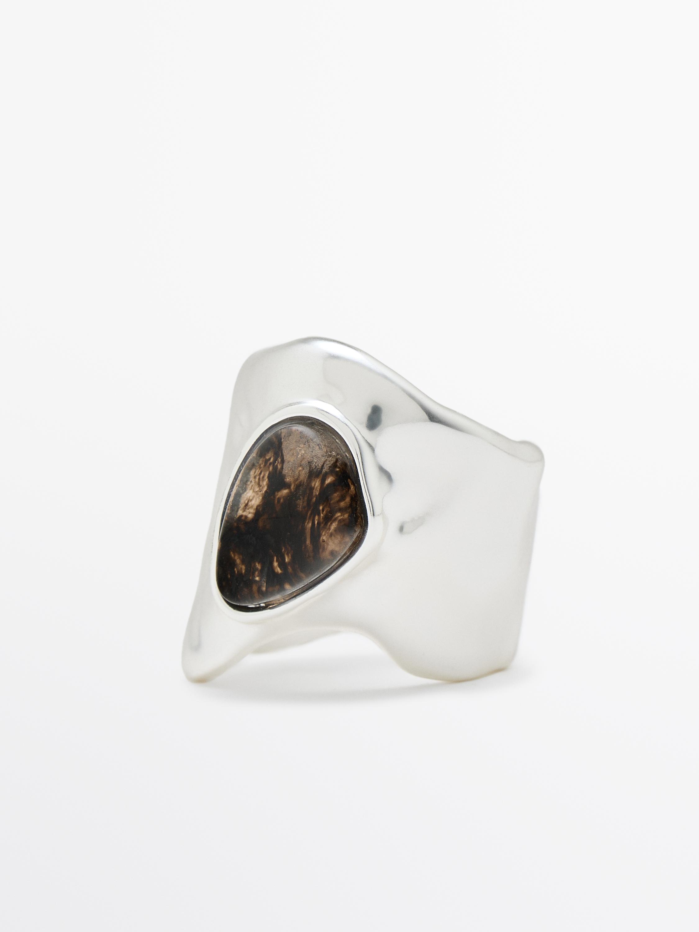 Seaside ring with natural stone