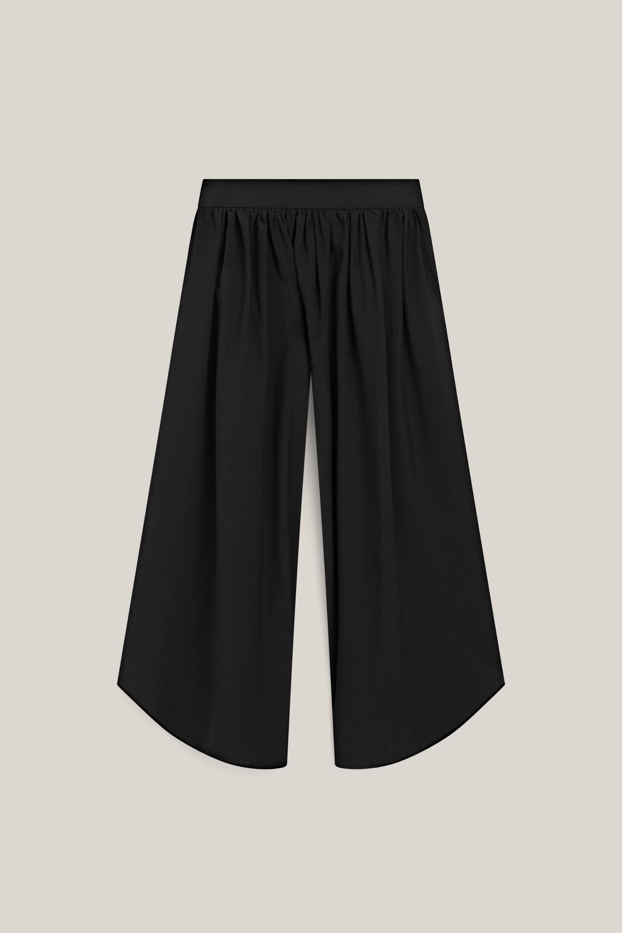 Culottes with pleated details - LIMITED EDITION — BLACK