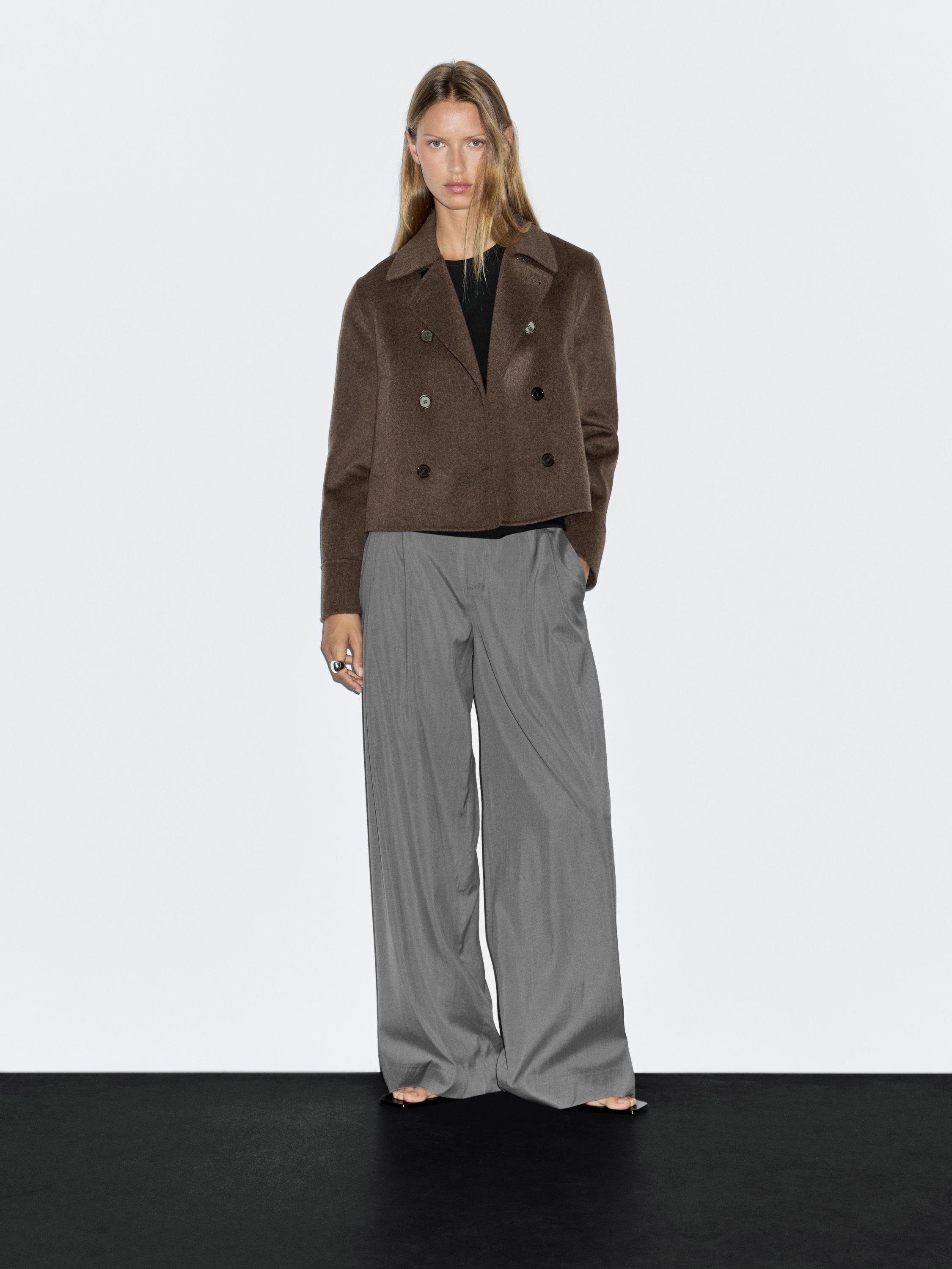 Manteau court double boutonnage en mélange de laine