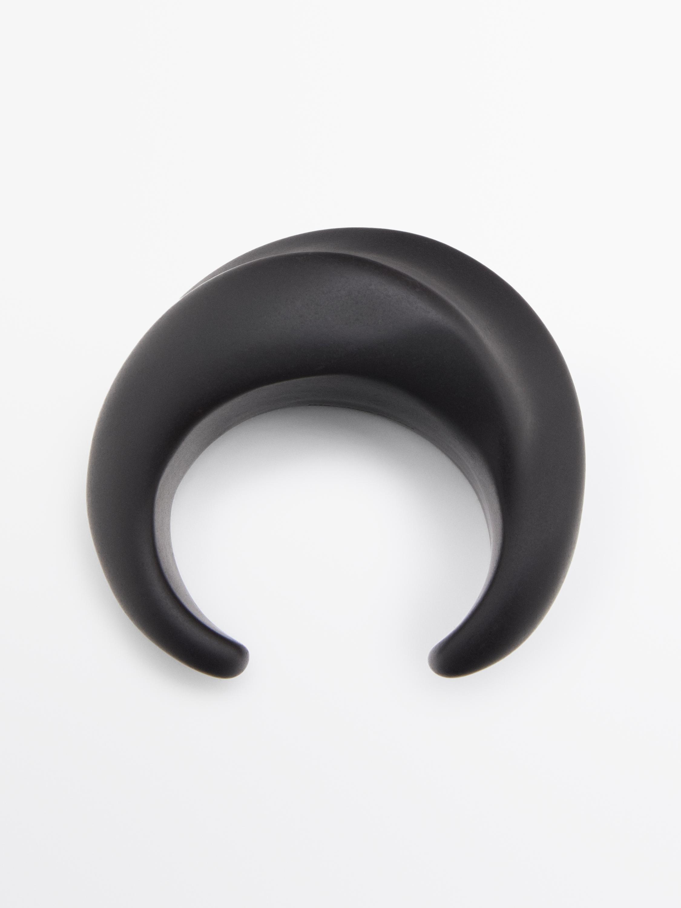 Wide moulded bracelet — BROWN