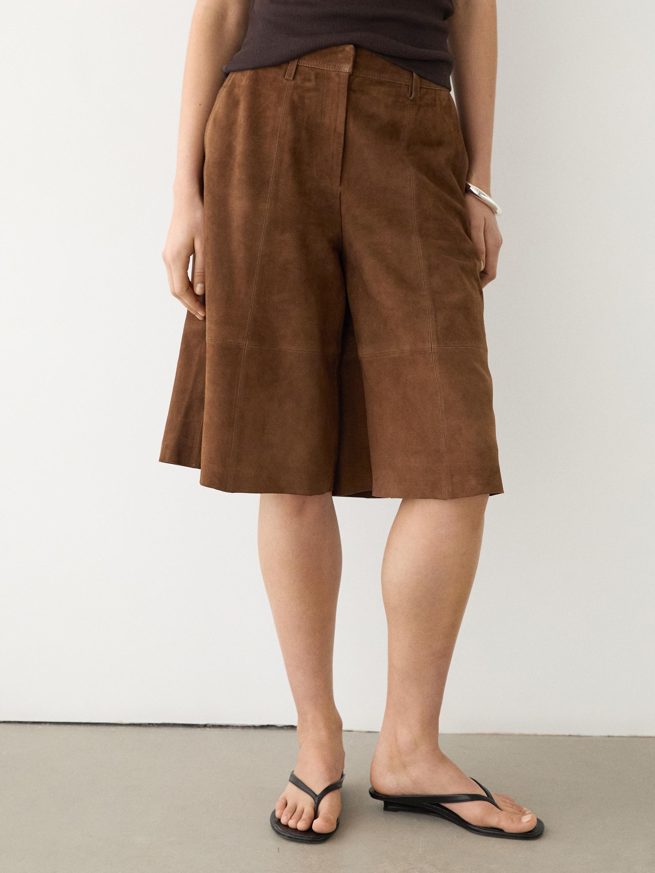Long suede leather Bermuda shorts — BROWN