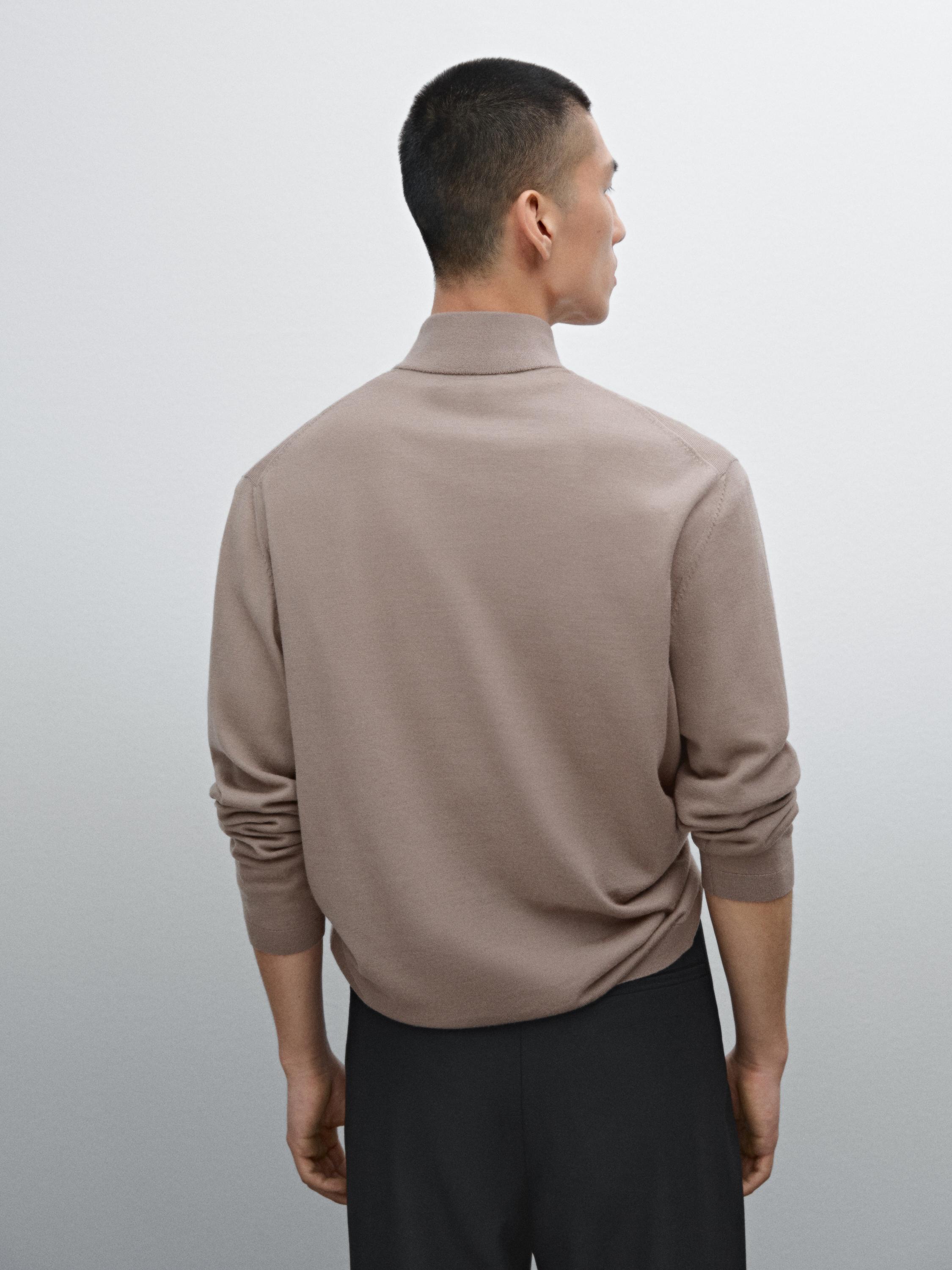 Mock turtleneck sweater in 100% merino wool