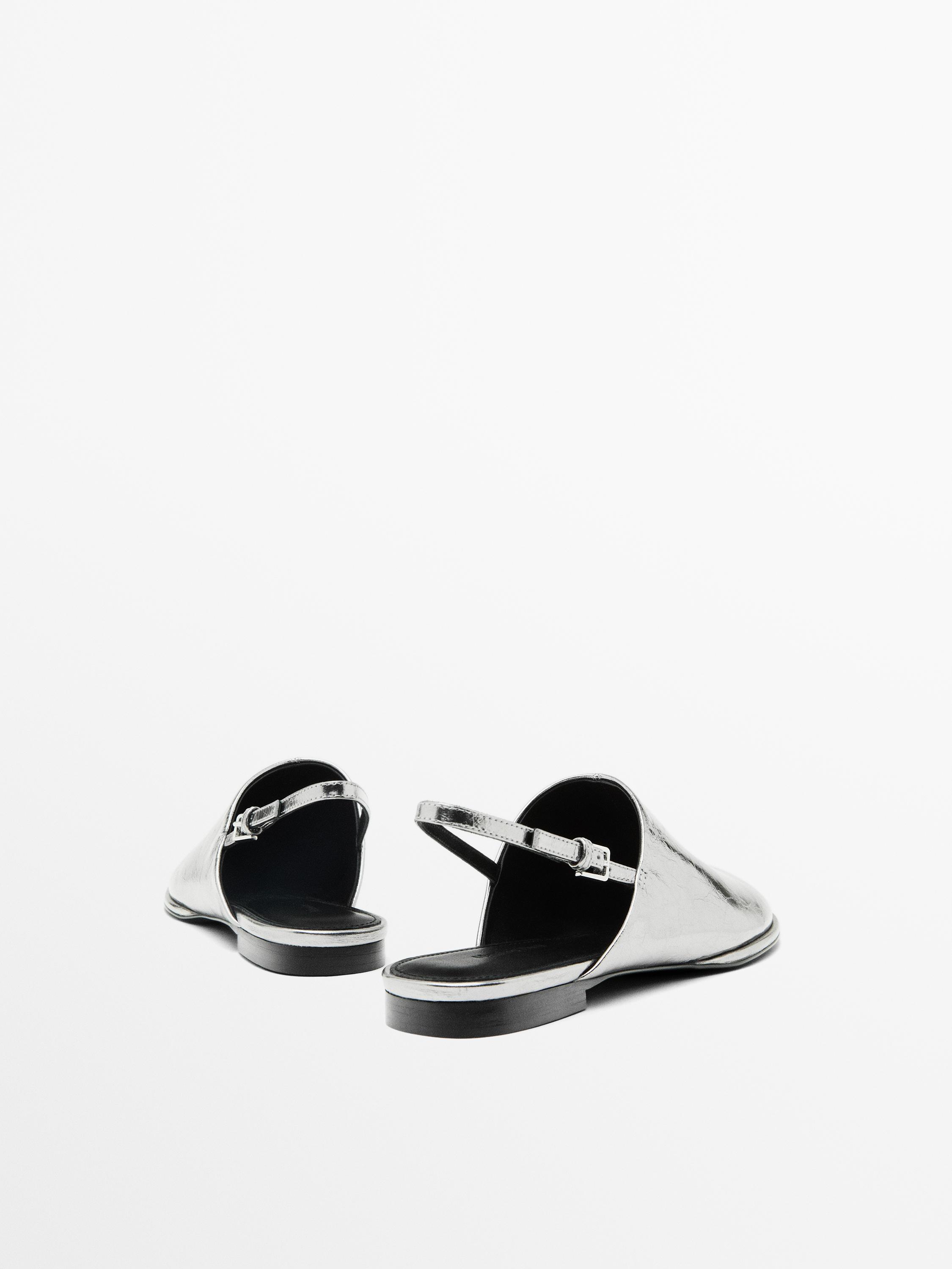 Metallic flat shoes
